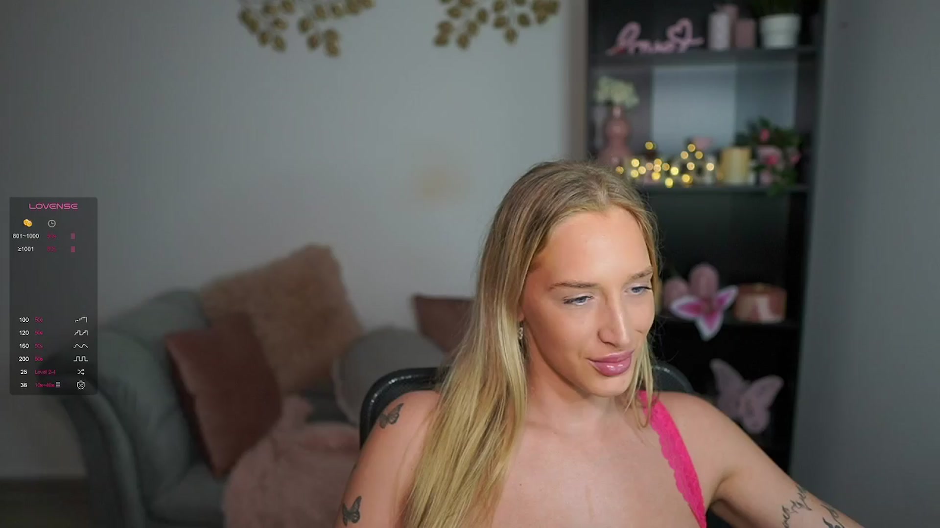 Gallery image thumbnail from NicoletteShea's myfreecams stream on, 04/02/2024, 14:26 image 4 of 20