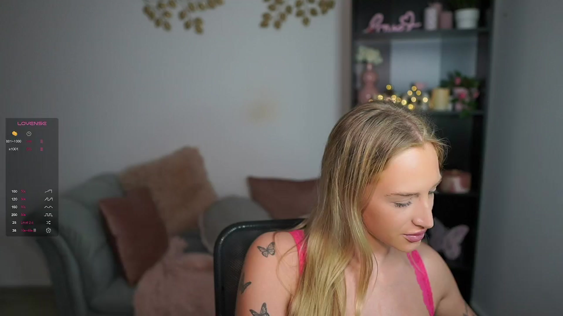 Gallery image thumbnail from NicoletteShea's myfreecams stream on, 04/02/2024, 14:26 image 3 of 20