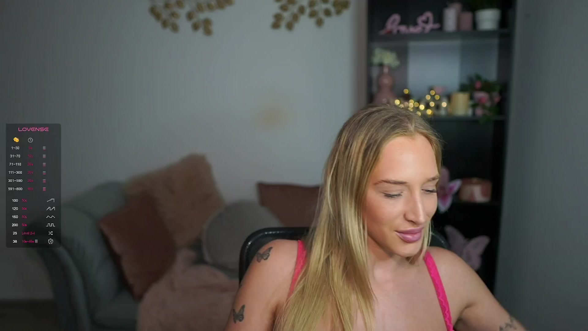 Gallery image thumbnail from NicoletteShea's myfreecams stream on, 04/02/2024, 14:26 image 18 of 20