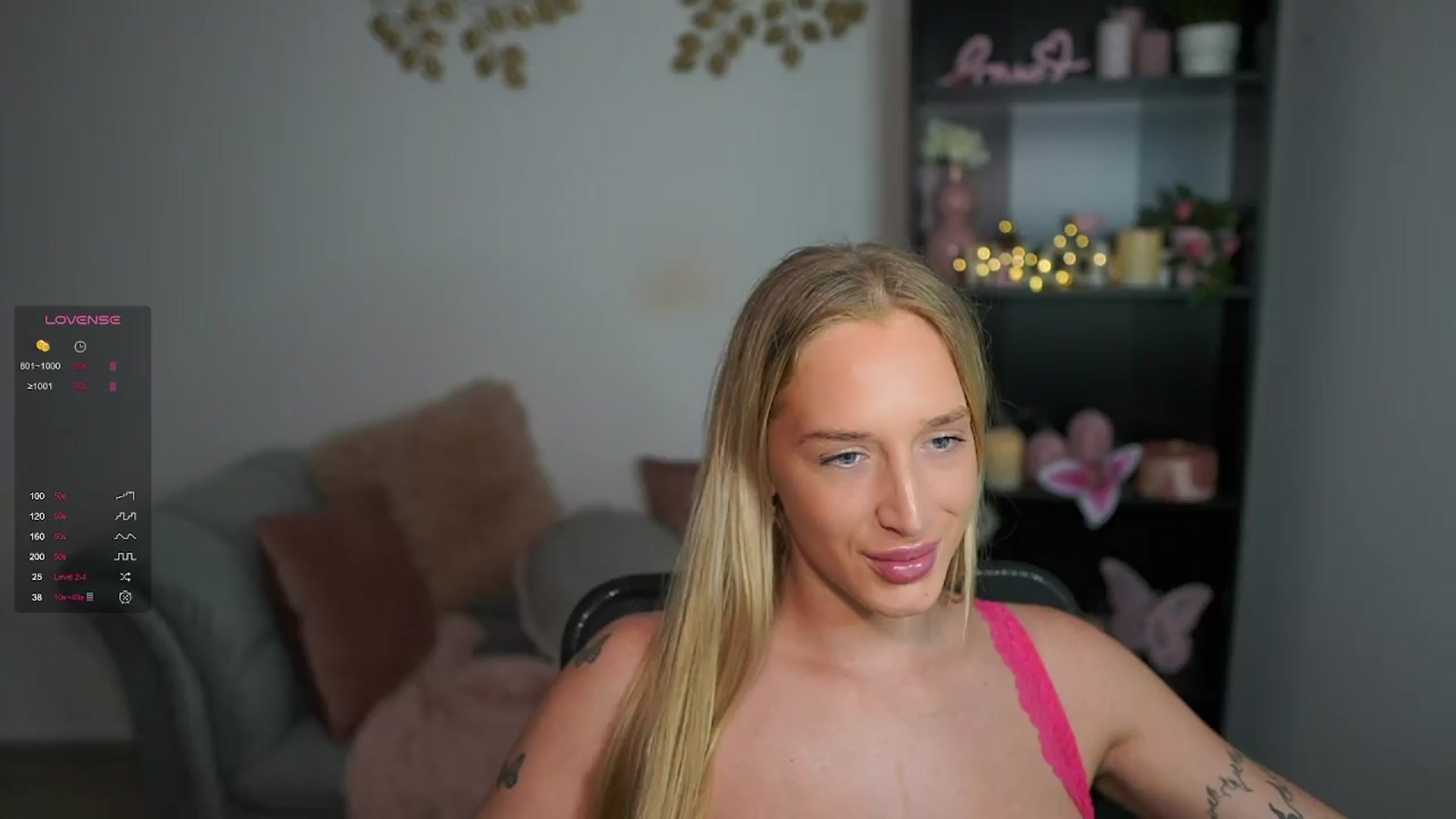 Gallery image thumbnail from NicoletteShea's myfreecams stream on, 04/02/2024, 14:26 image 5 of 20