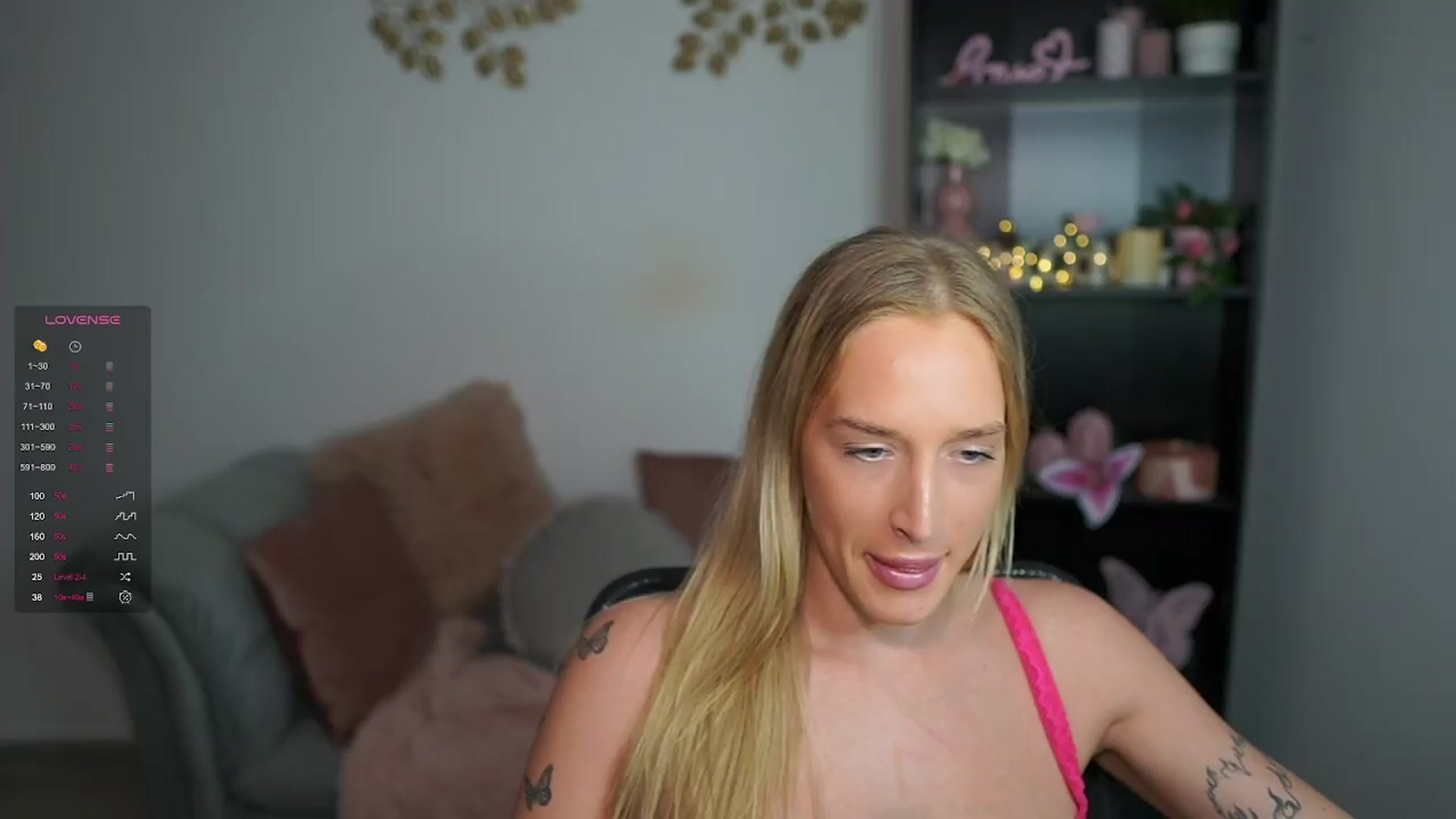 Gallery image thumbnail from NicoletteShea's myfreecams stream on, 04/02/2024, 14:26 image 15 of 20