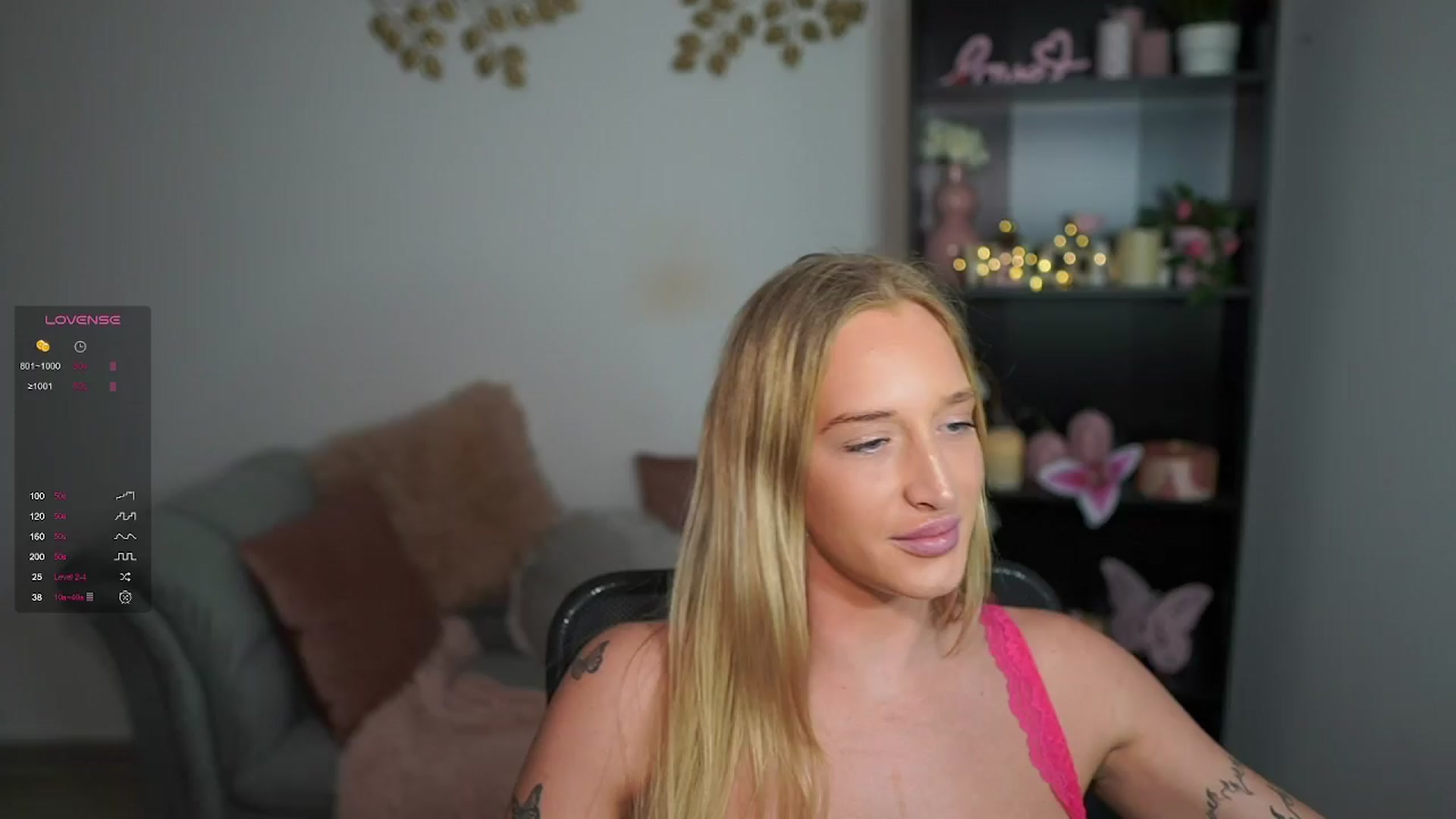Gallery image thumbnail from NicoletteShea's myfreecams stream on, 04/02/2024, 17:54 image 7 of 20