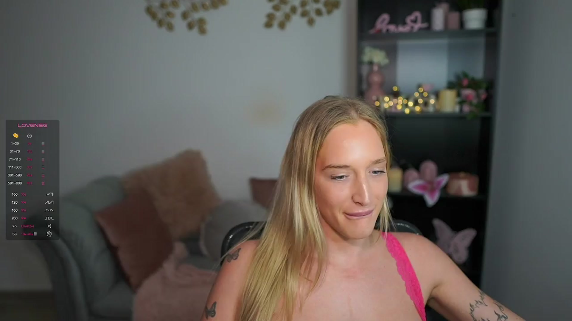 Gallery image thumbnail from NicoletteShea's myfreecams stream on, 04/02/2024, 17:54 image 4 of 20