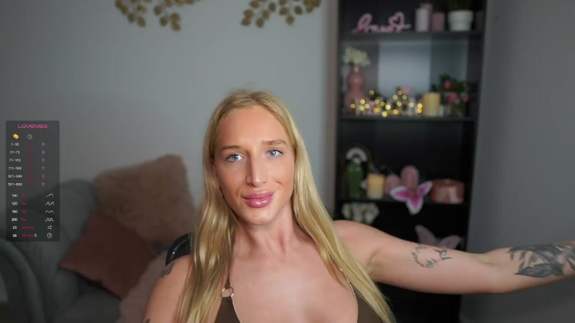 Gallery image thumbnail from NicoletteShea's myfreecams stream on, 04/07/2024, 13:55 image 2 of 20