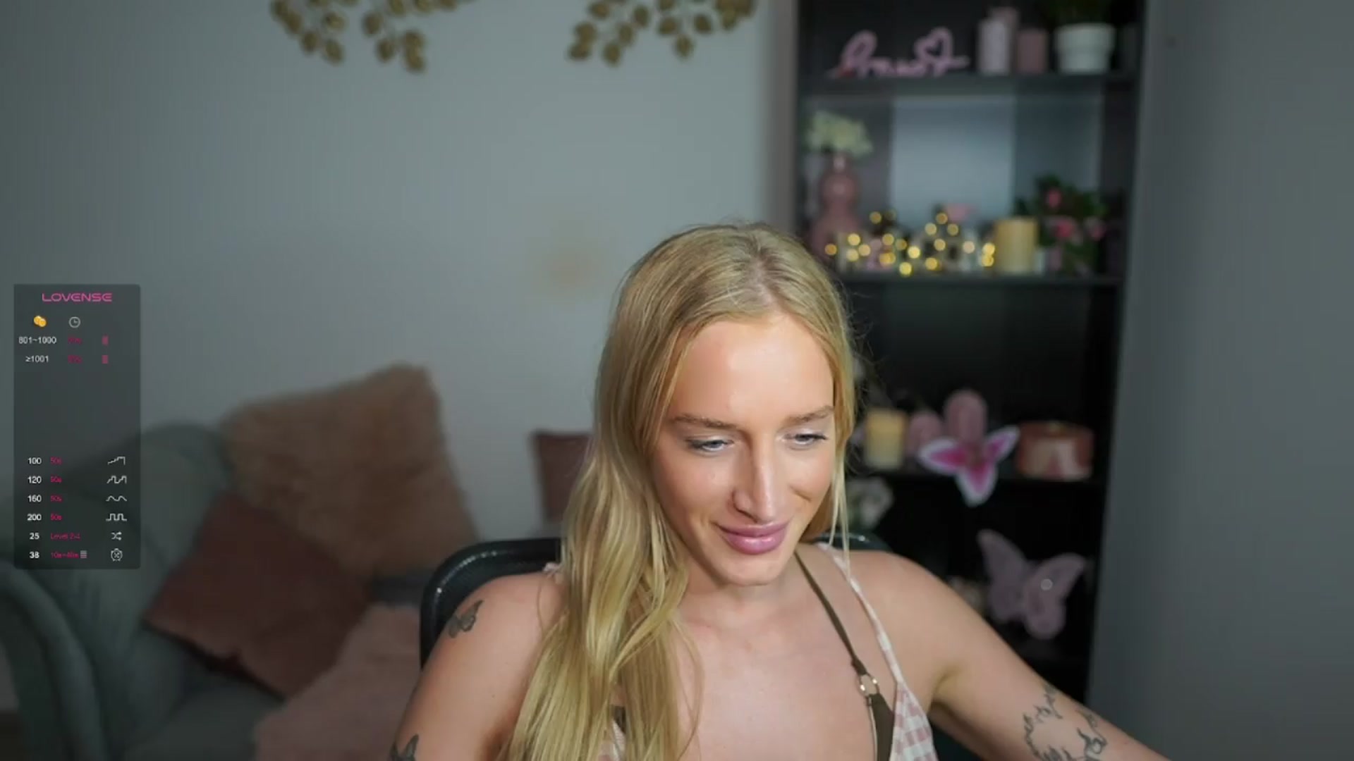 Gallery image thumbnail from NicoletteShea's myfreecams stream on, 04/07/2024, 13:55 image 18 of 20
