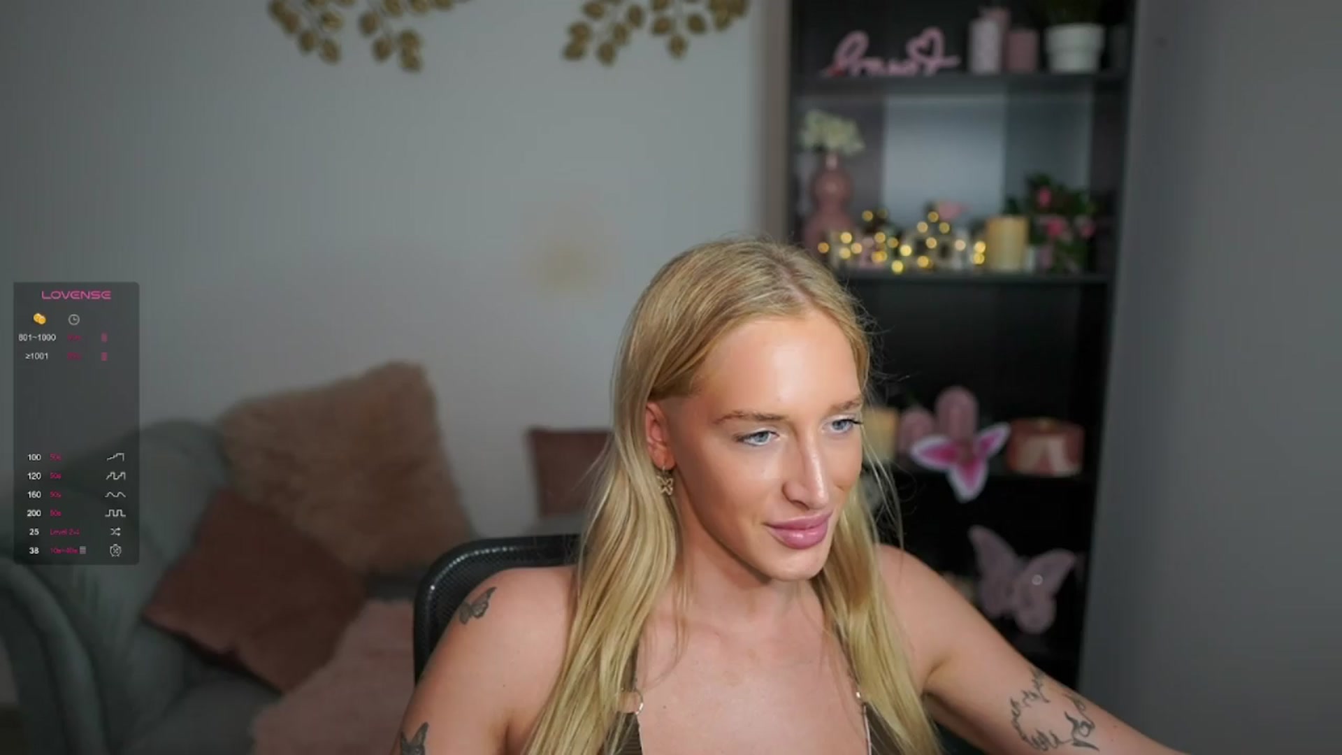 Gallery image thumbnail from NicoletteShea's myfreecams stream on, 04/07/2024, 13:55 image 14 of 20