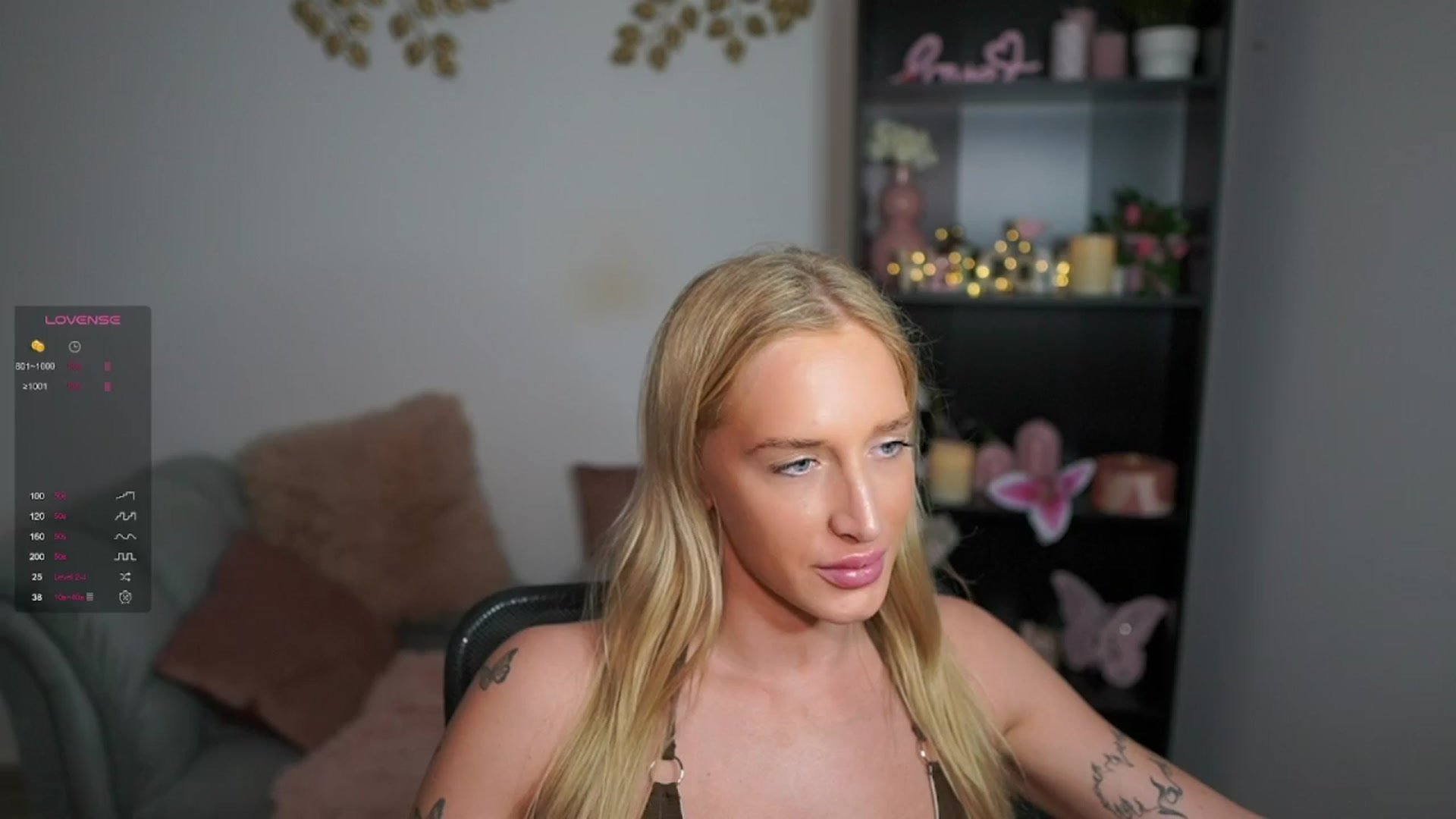 Gallery image thumbnail from NicoletteShea's myfreecams stream on, 04/07/2024, 13:55 image 13 of 20