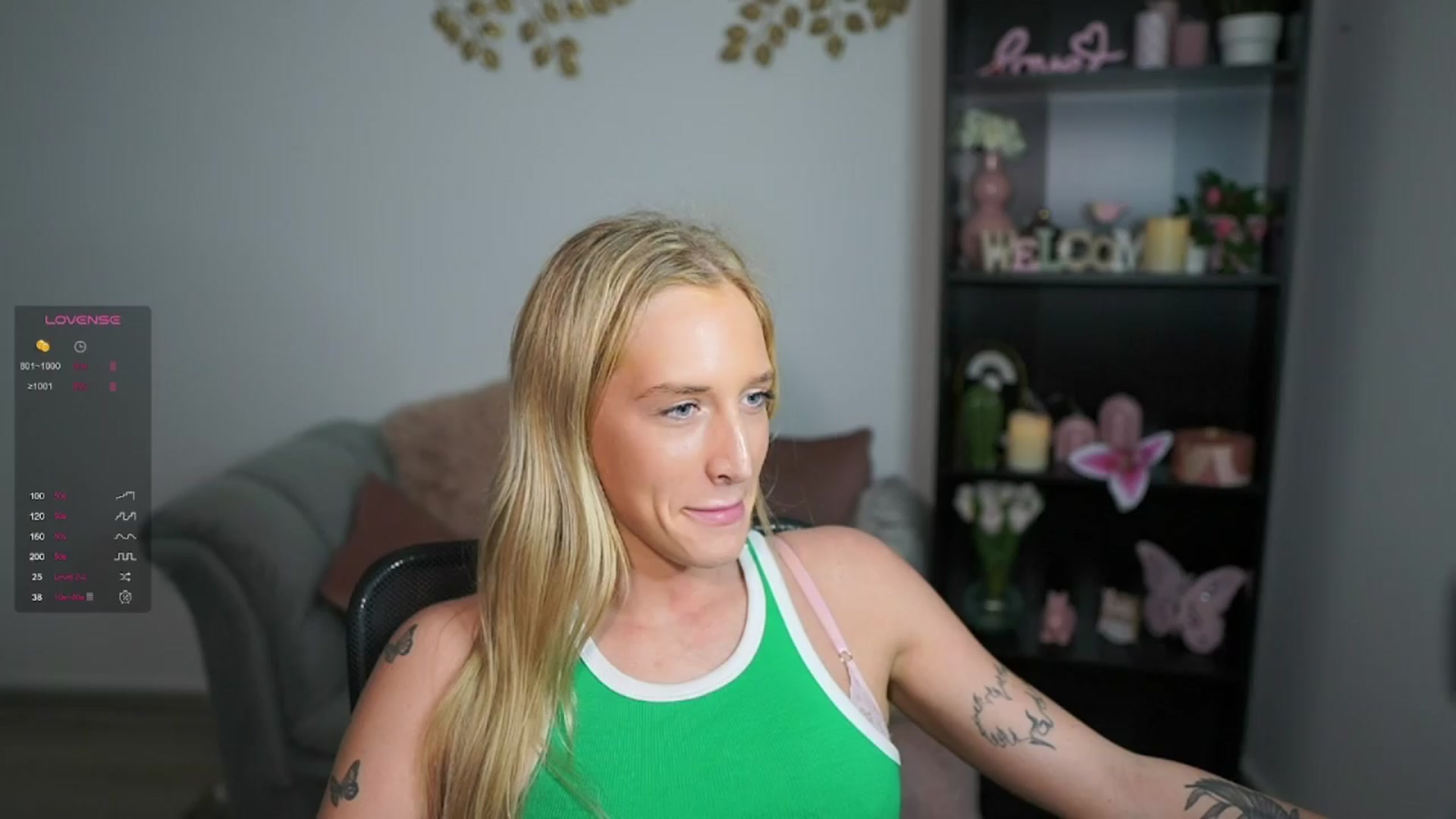 Gallery image thumbnail from NicoletteShea's myfreecams stream on, 04/08/2024, 15:36 image 19 of 20
