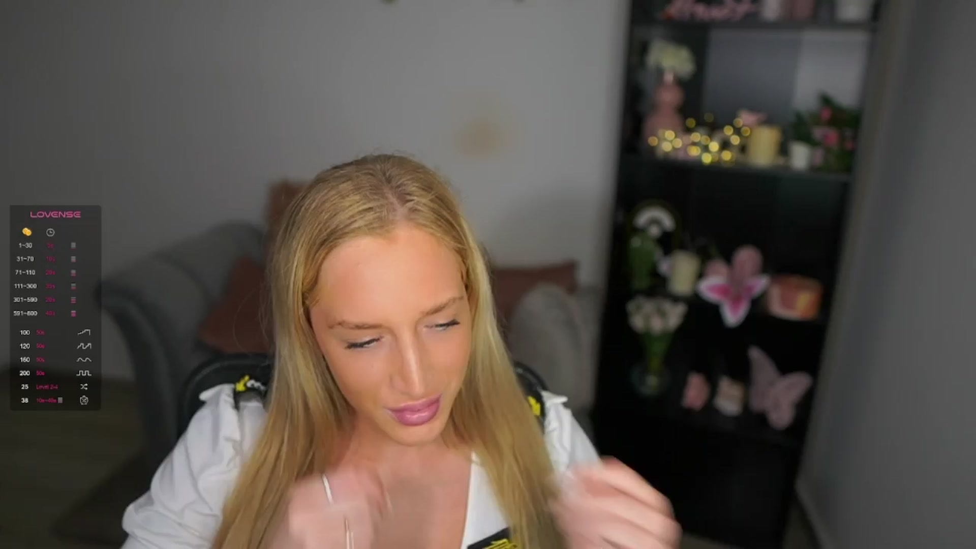 Gallery image thumbnail from NicoletteShea's myfreecams stream on, 04/13/2024, 10:16 image 11 of 20