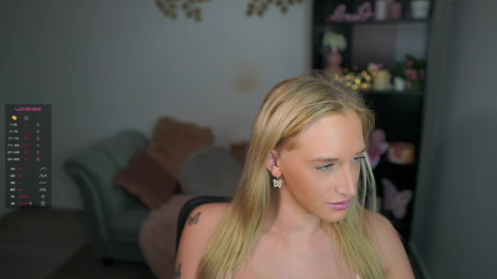 Gallery image thumbnail from NicoletteShea's myfreecams stream on, 04/15/2024, 15:14 image 3 of 20