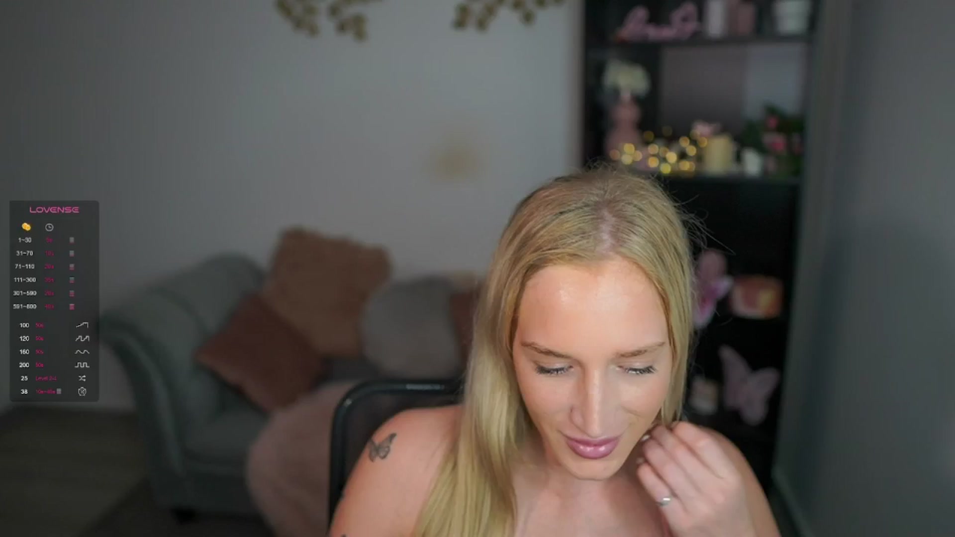 Gallery image thumbnail from NicoletteShea's myfreecams stream on, 04/16/2024, 15:16 image 9 of 20