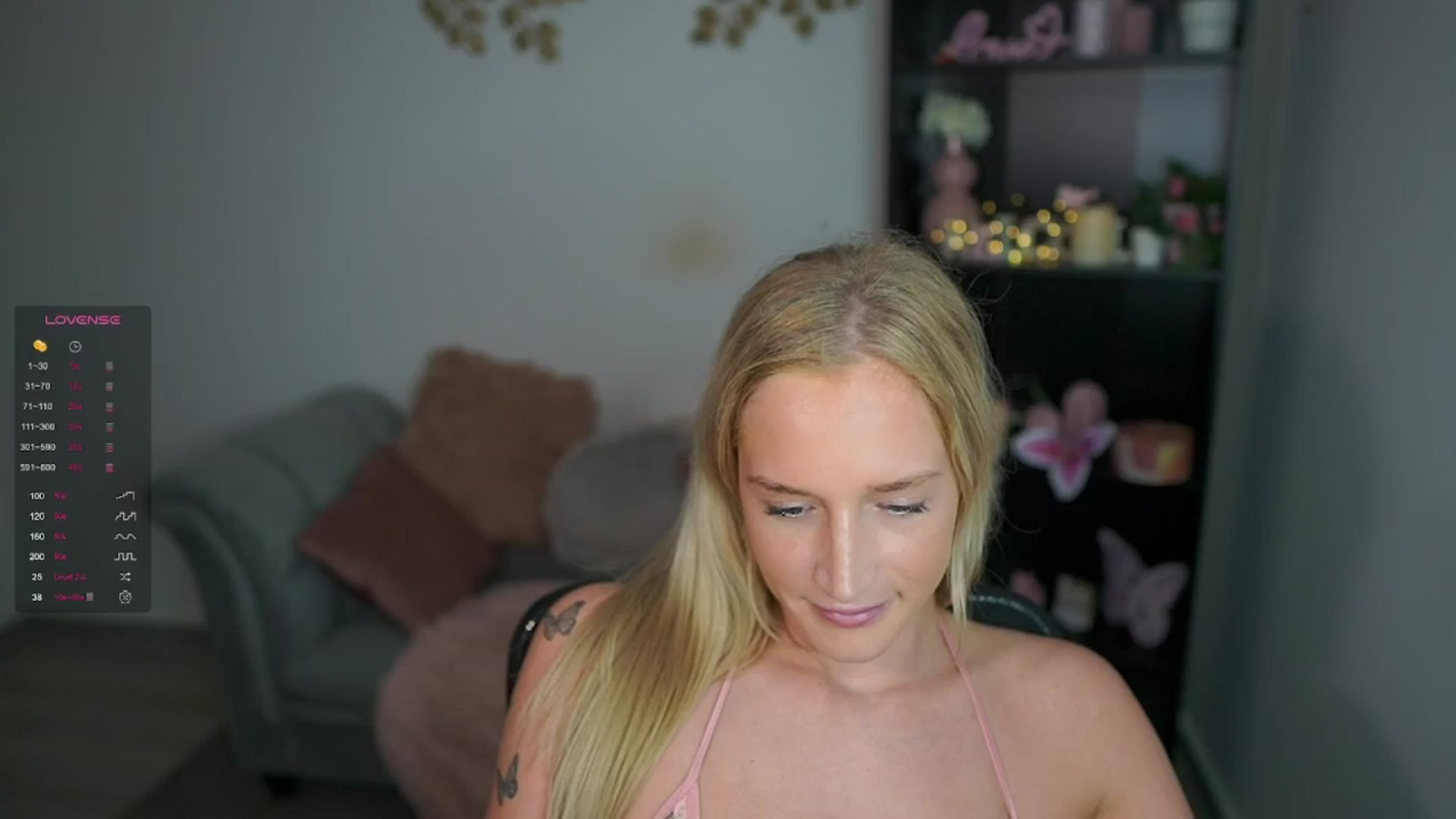 Gallery image thumbnail from NicoletteShea's myfreecams stream on, 04/16/2024, 15:16 image 15 of 20