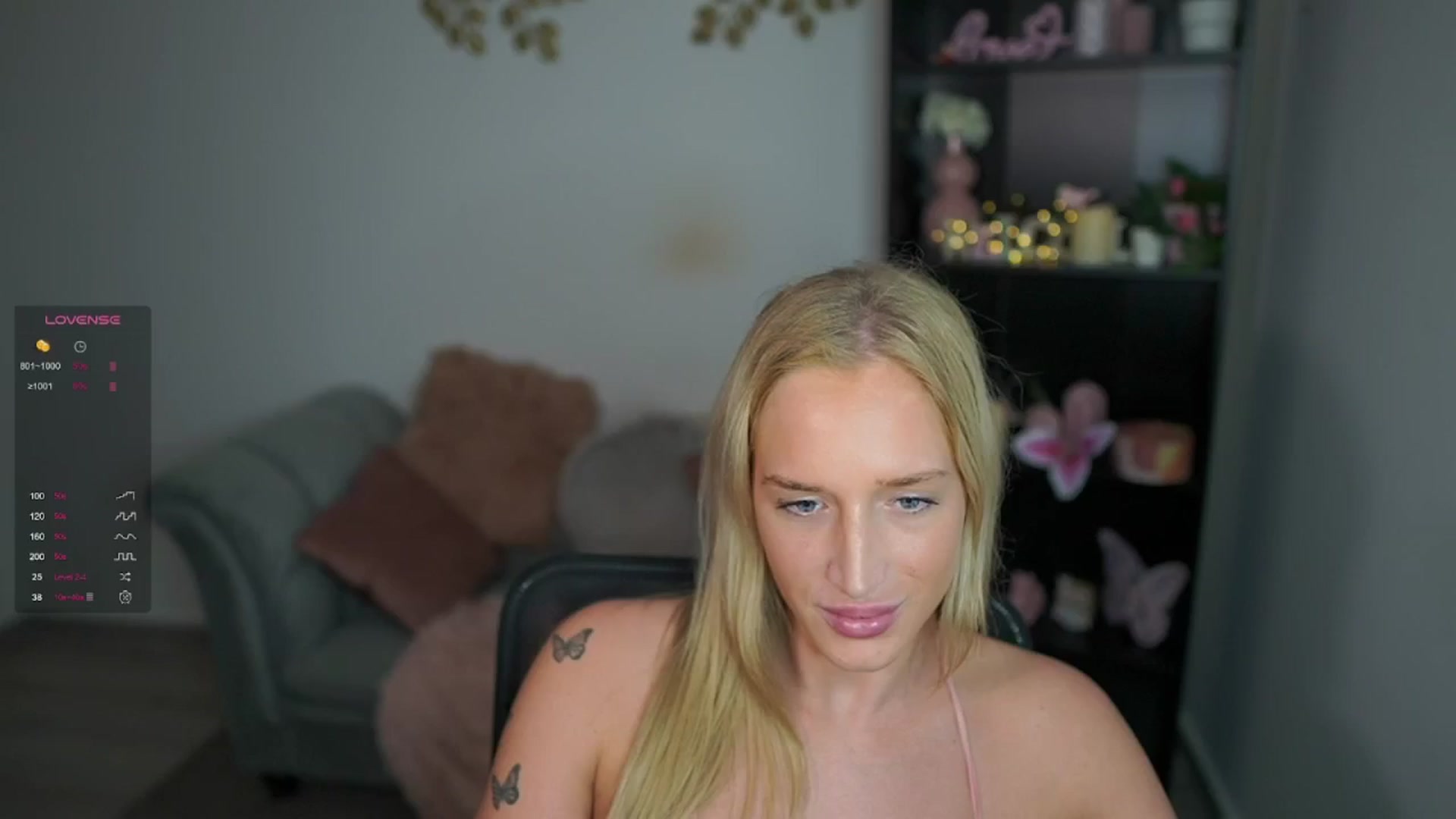 Gallery image thumbnail from NicoletteShea's myfreecams stream on, 04/16/2024, 17:58 image 13 of 20