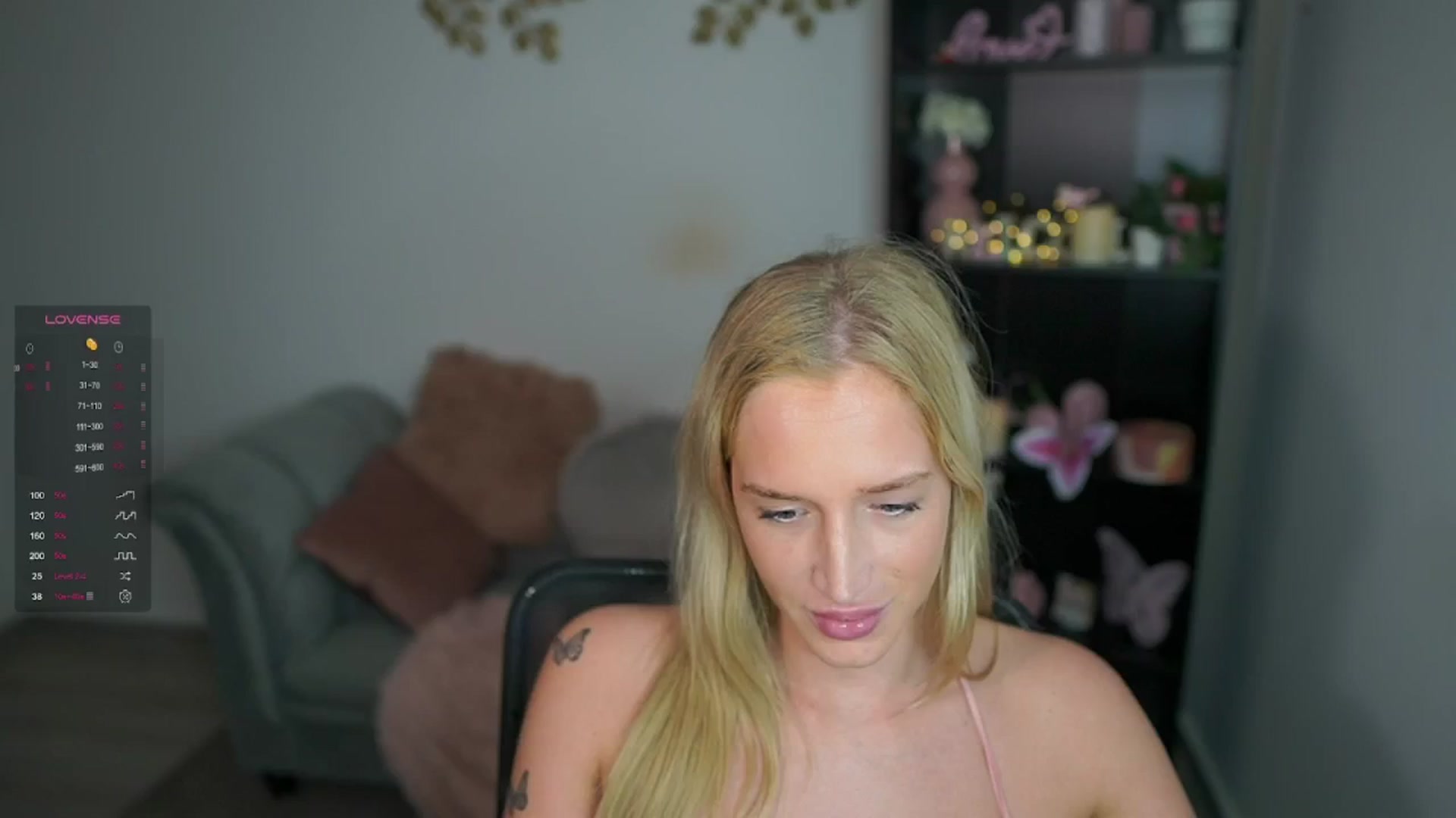 Gallery image thumbnail from NicoletteShea's myfreecams stream on, 04/16/2024, 17:58 image 18 of 20