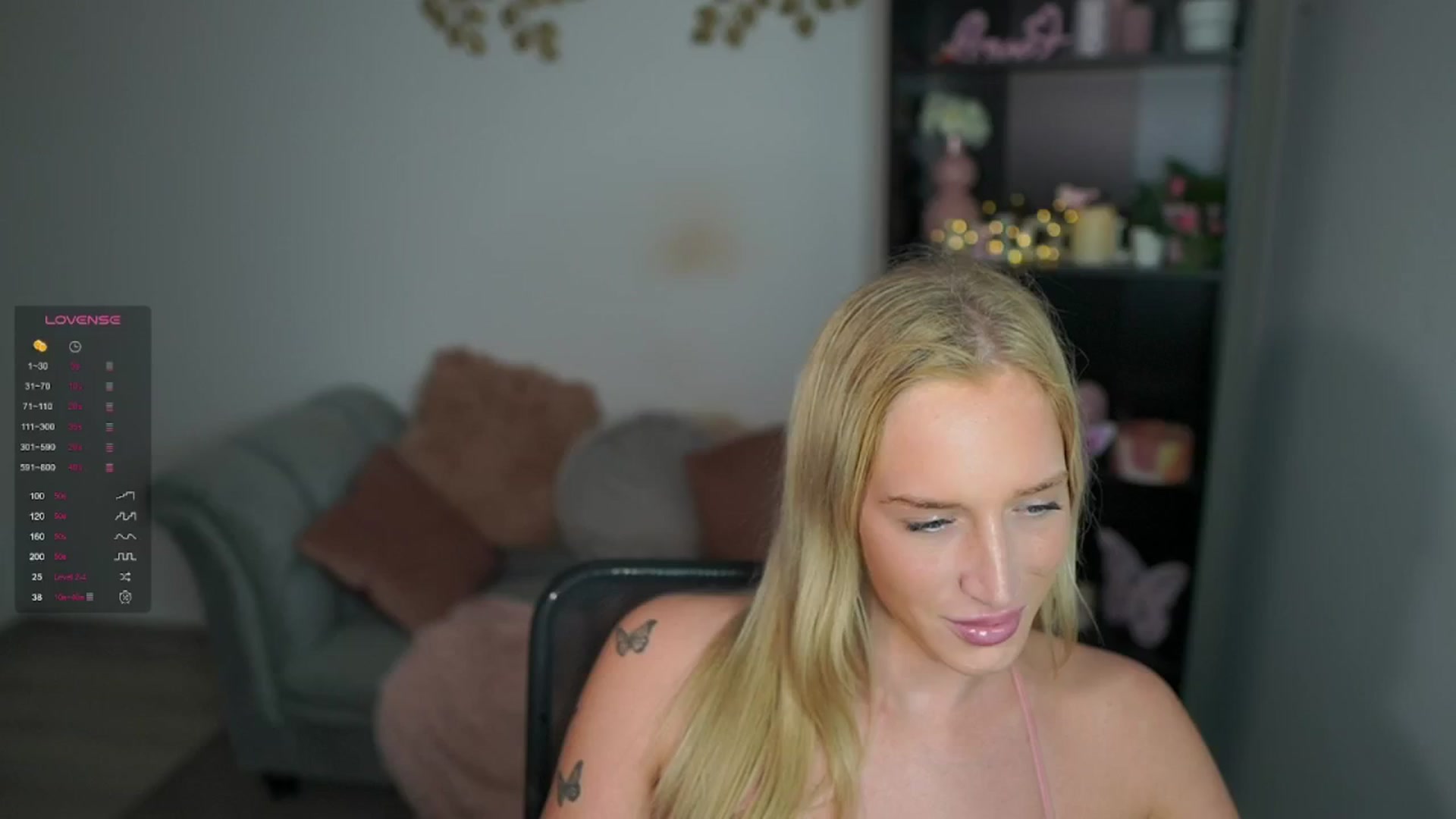 Gallery image thumbnail from NicoletteShea's myfreecams stream on, 04/16/2024, 17:58 image 4 of 20