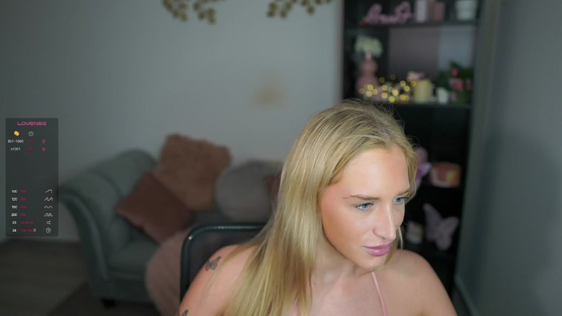Gallery image thumbnail from NicoletteShea's myfreecams stream on, 04/16/2024, 17:58 image 15 of 20