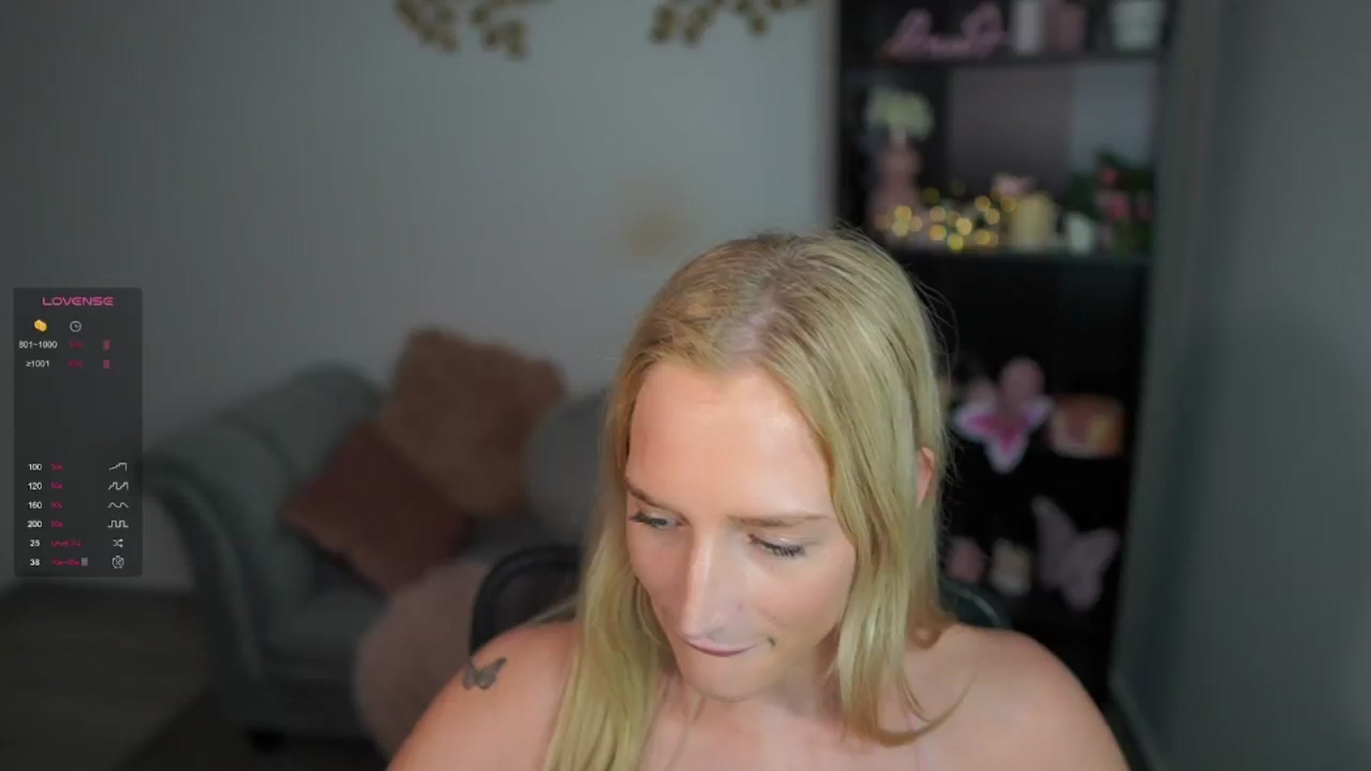 Gallery image thumbnail from NicoletteShea's myfreecams stream on, 04/16/2024, 17:58 image 5 of 20