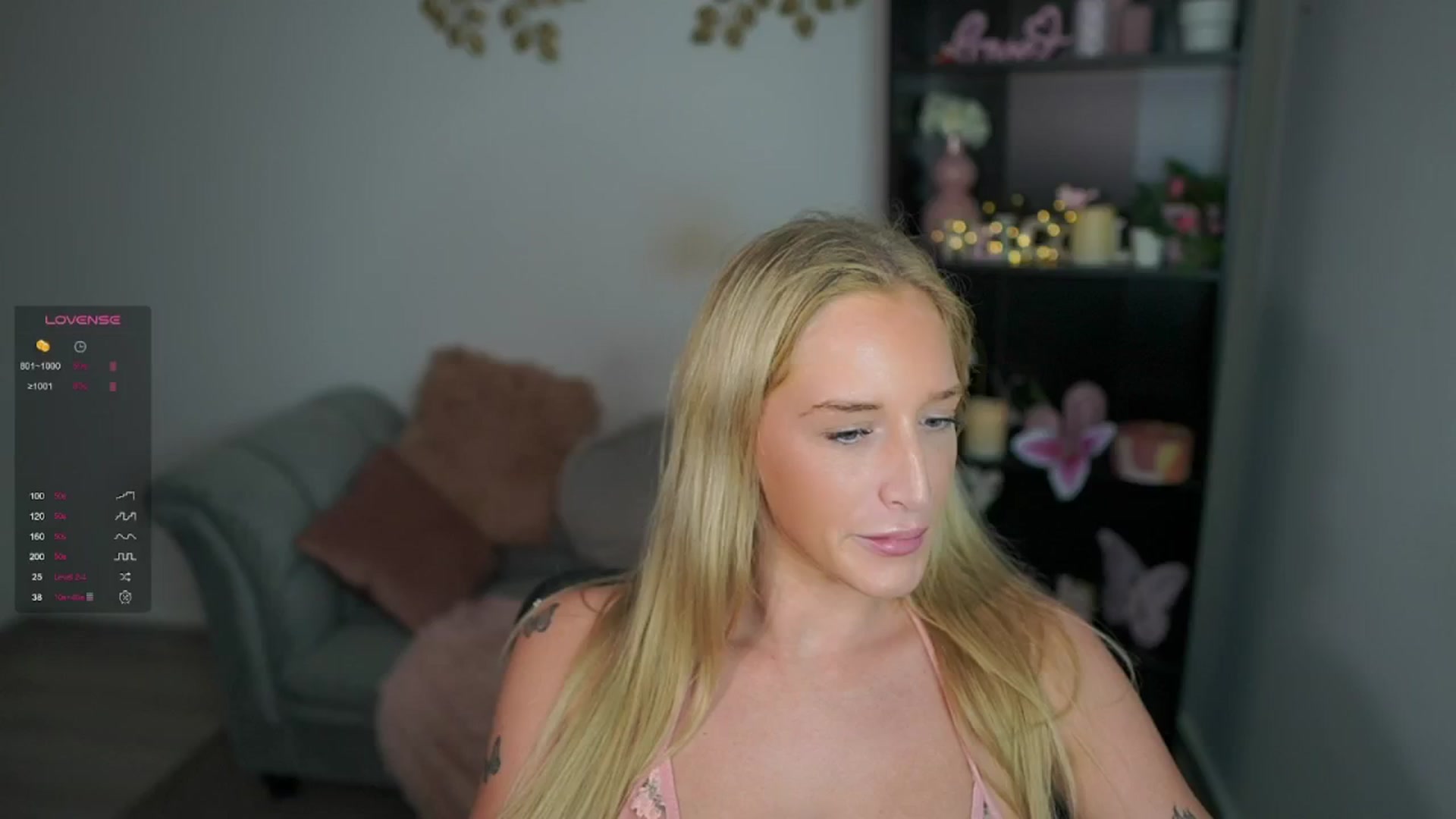 Gallery image thumbnail from NicoletteShea's myfreecams stream on, 04/16/2024, 17:58 image 17 of 20