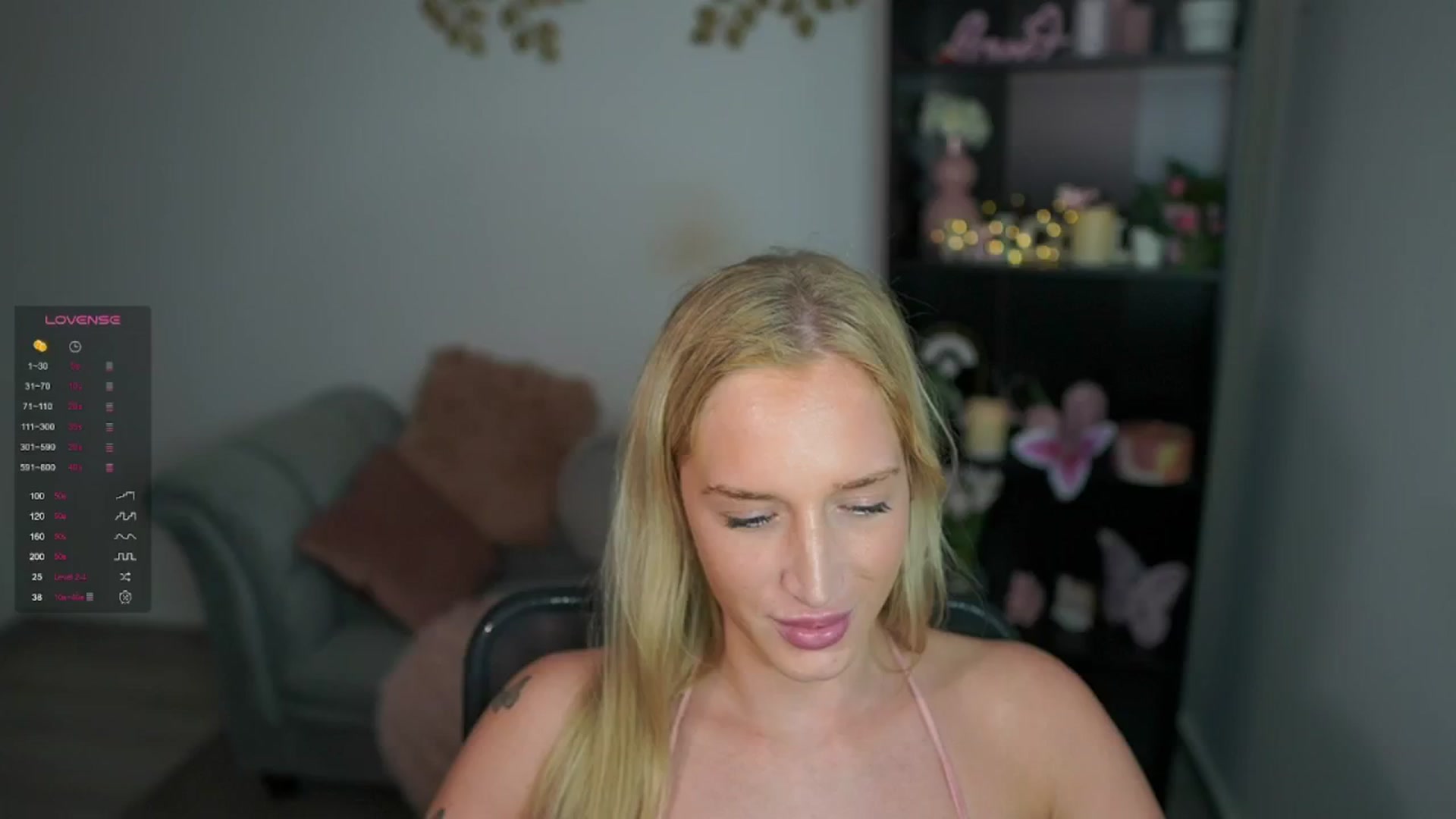 Gallery image thumbnail from NicoletteShea's myfreecams stream on, 04/16/2024, 17:58 image 14 of 20