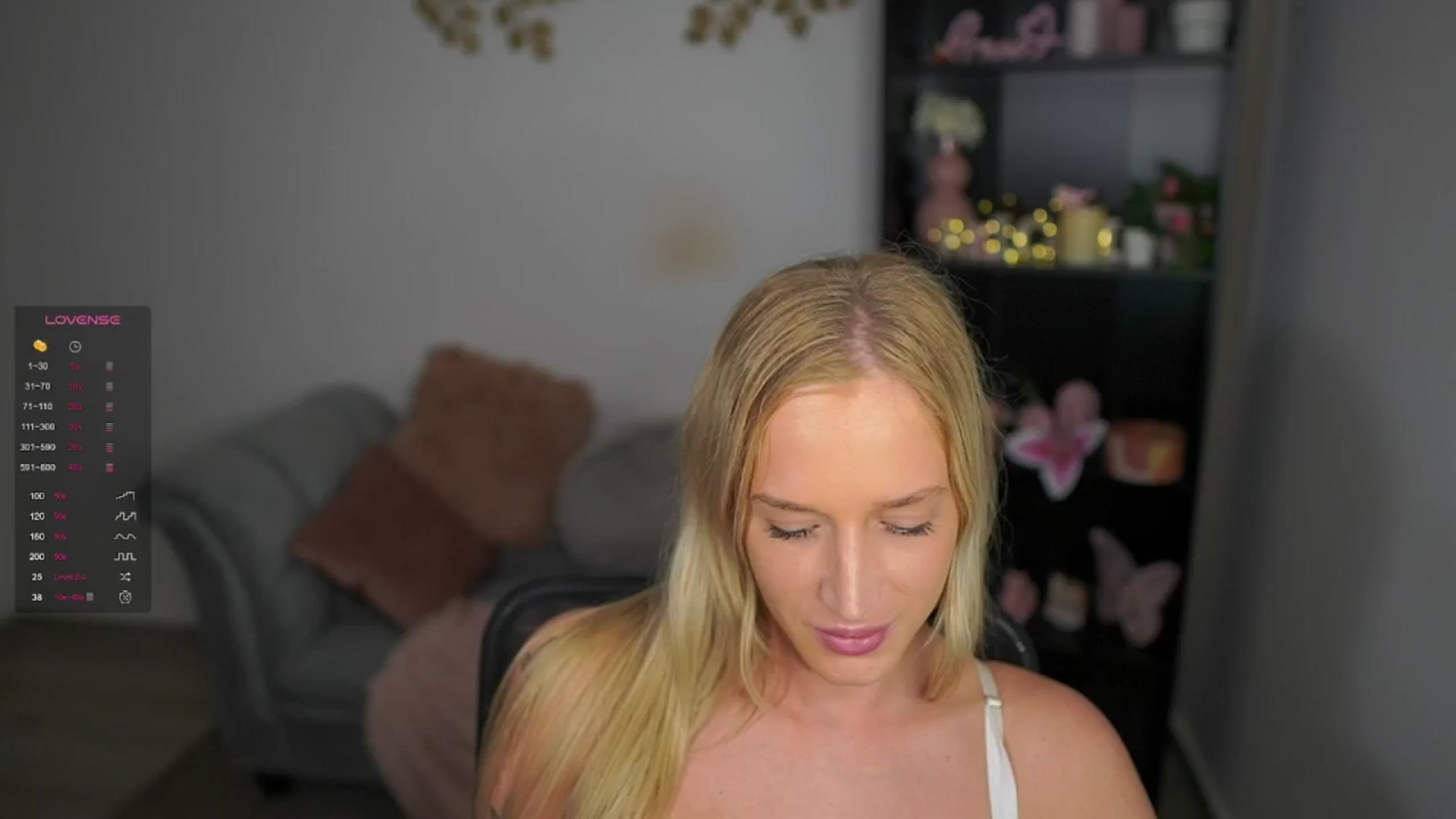 Gallery image thumbnail from NicoletteShea's myfreecams stream on, 04/17/2024, 18:05 image 12 of 20
