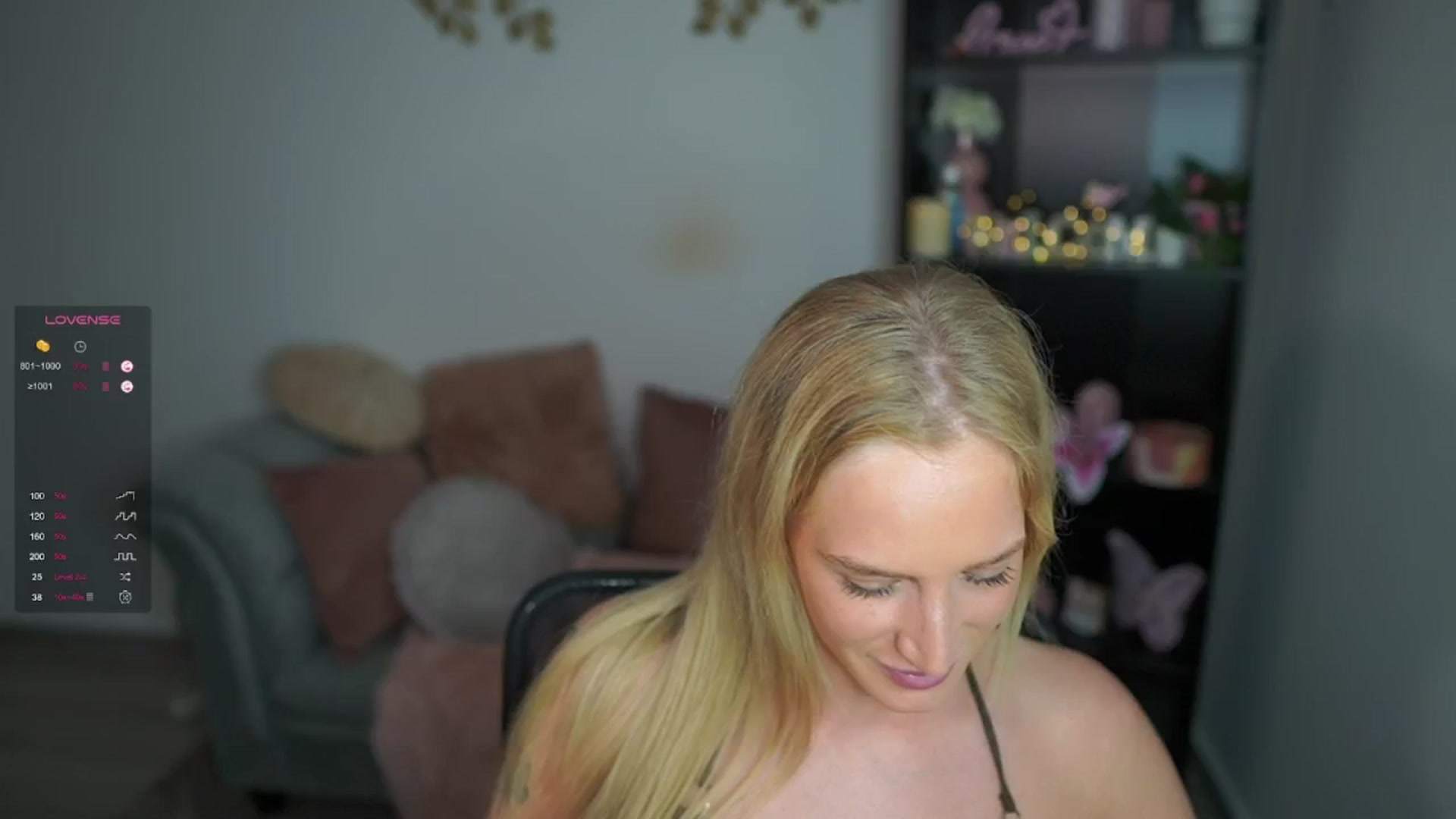 Gallery image thumbnail from NicoletteShea's myfreecams stream on, 04/22/2024, 16:01 image 9 of 20