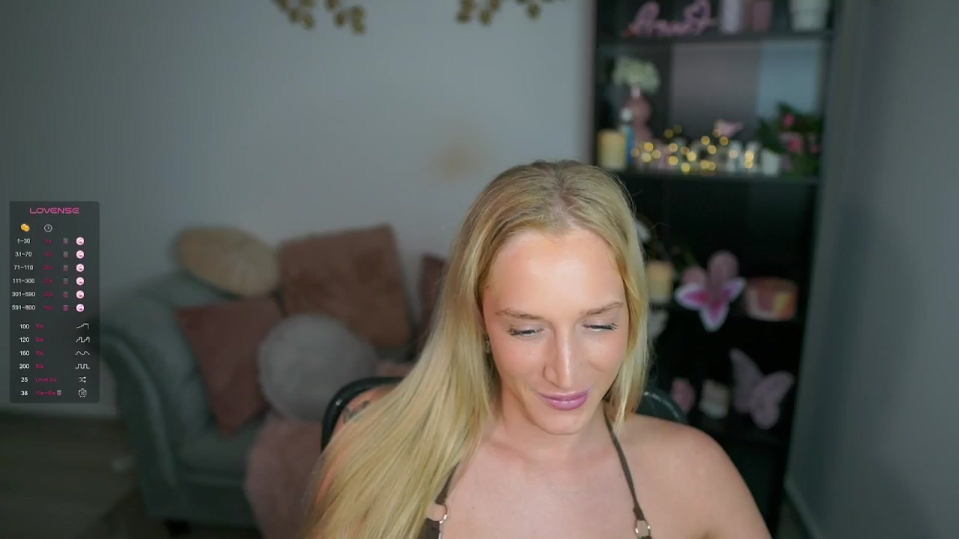 Gallery image thumbnail from NicoletteShea's myfreecams stream on, 04/22/2024, 16:01 image 8 of 20