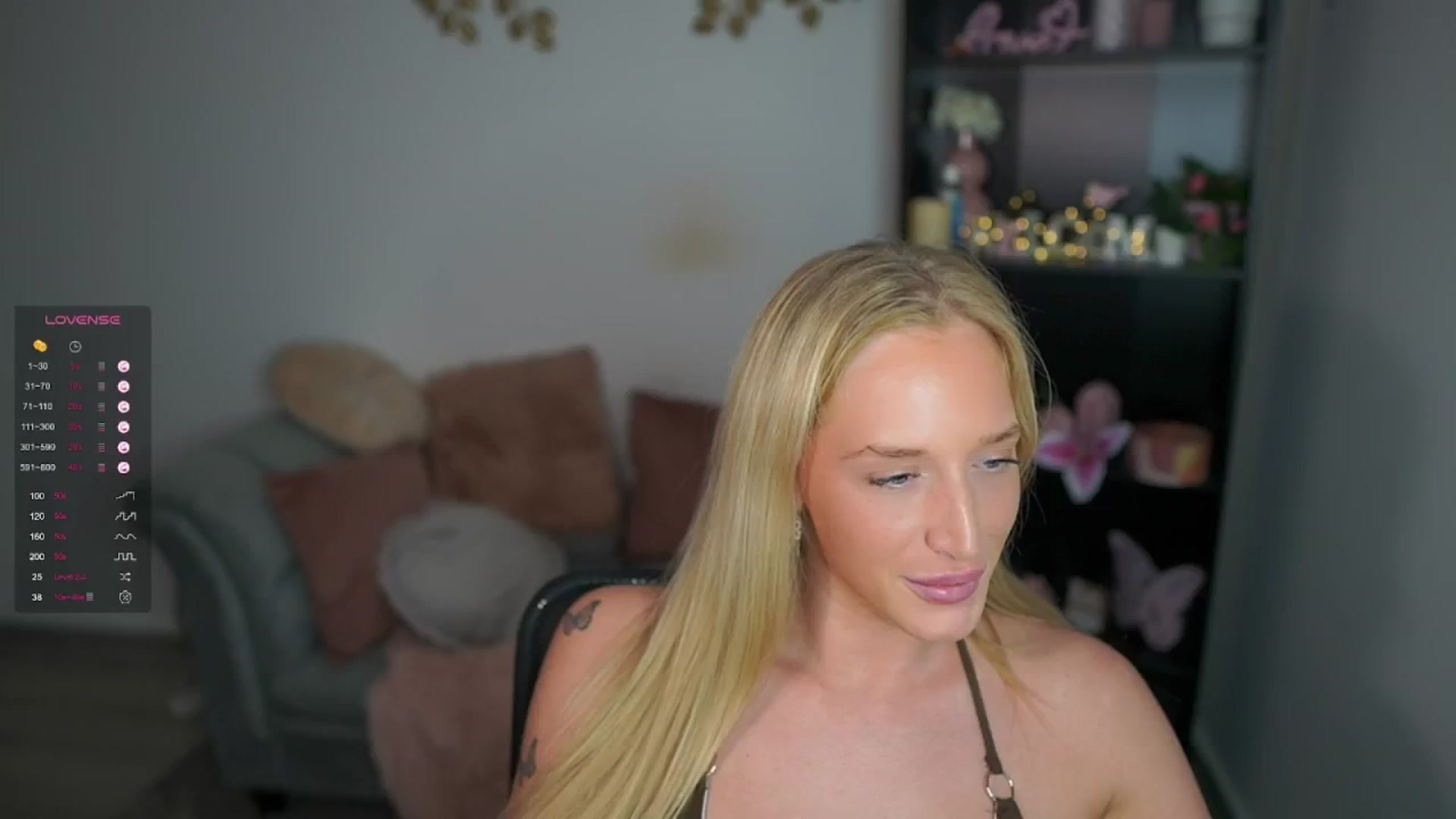 Gallery image thumbnail from NicoletteShea's myfreecams stream on, 04/22/2024, 17:24 image 7 of 20