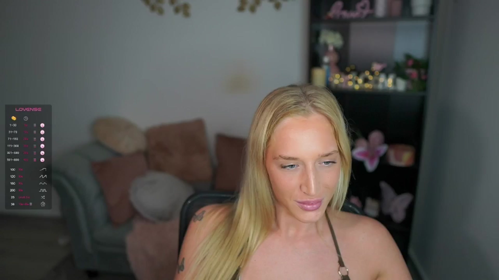 Gallery image thumbnail from NicoletteShea's myfreecams stream on, 04/22/2024, 17:24 image 9 of 20