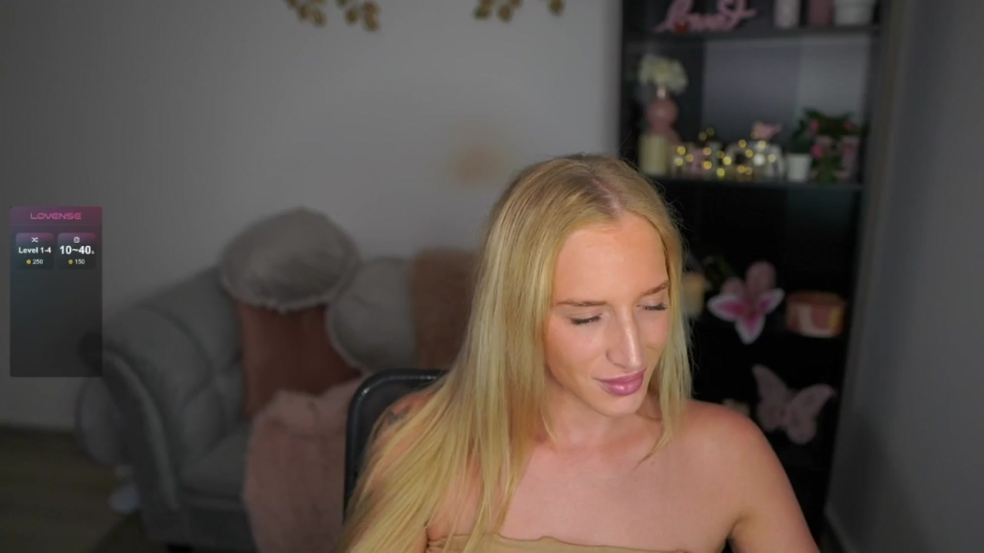 Gallery image thumbnail from NicoletteShea's myfreecams stream on, 04/29/2024, 13:12 image 10 of 20