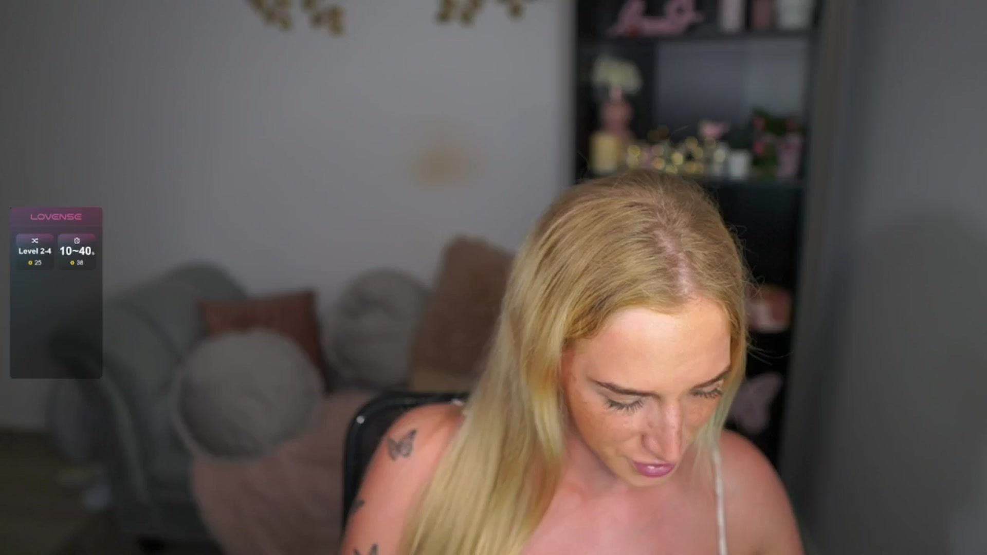 Gallery image thumbnail from NicoletteShea's myfreecams stream on, 05/03/2024, 14:31 image 8 of 20