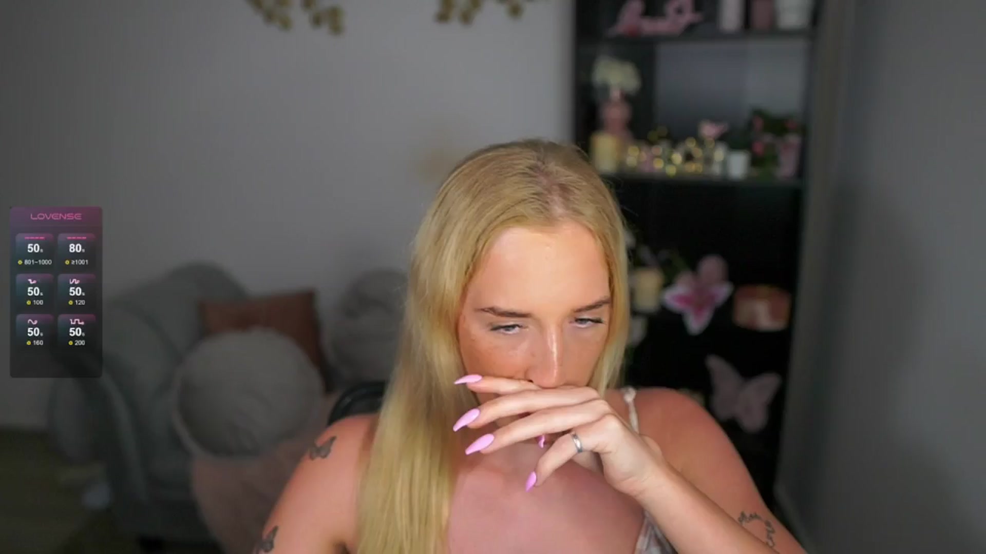 Gallery image thumbnail from NicoletteShea's myfreecams stream on, 05/03/2024, 14:31 image 10 of 20
