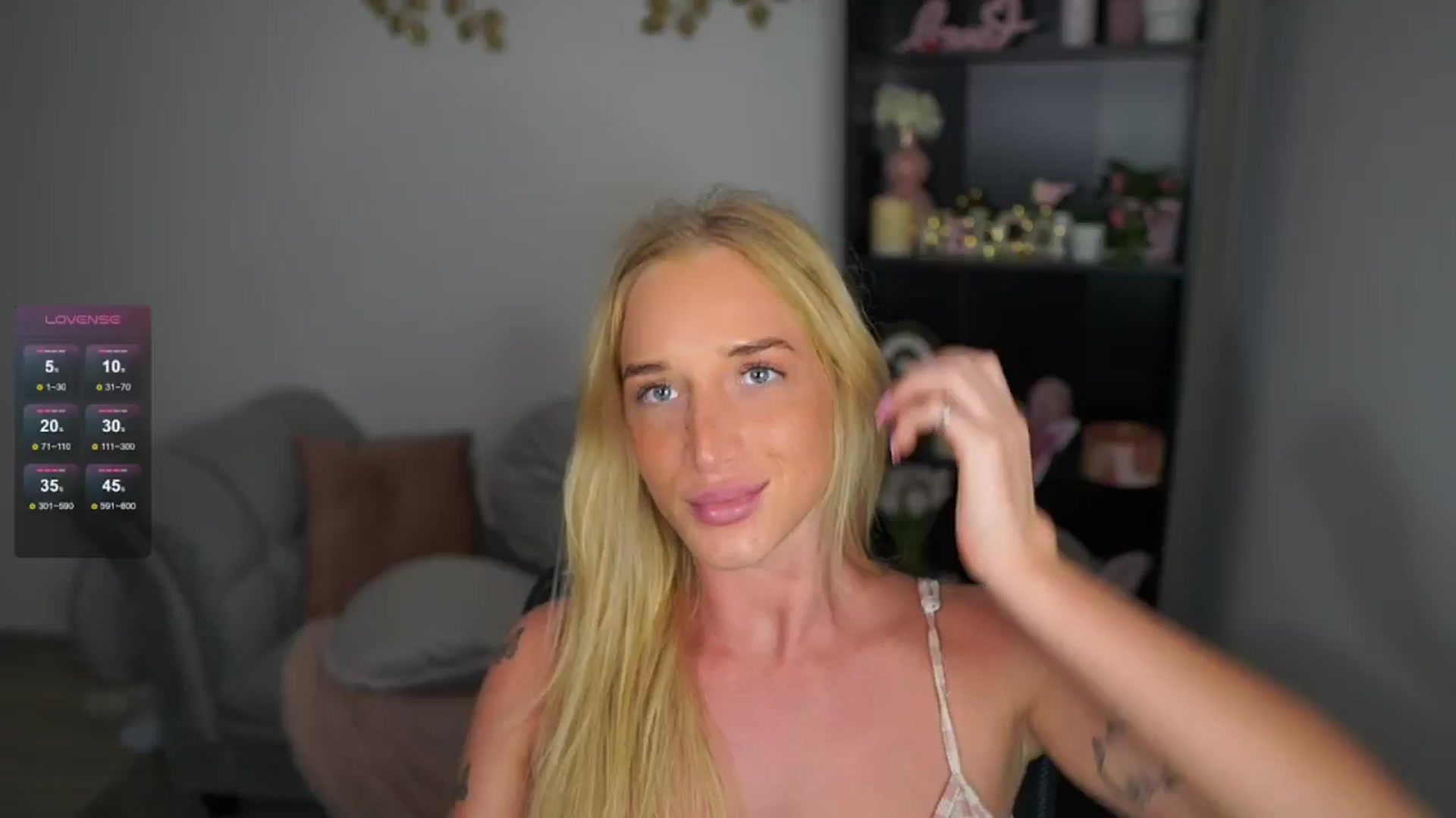 Gallery image thumbnail from NicoletteShea's myfreecams stream on, 05/03/2024, 15:21 image 10 of 20