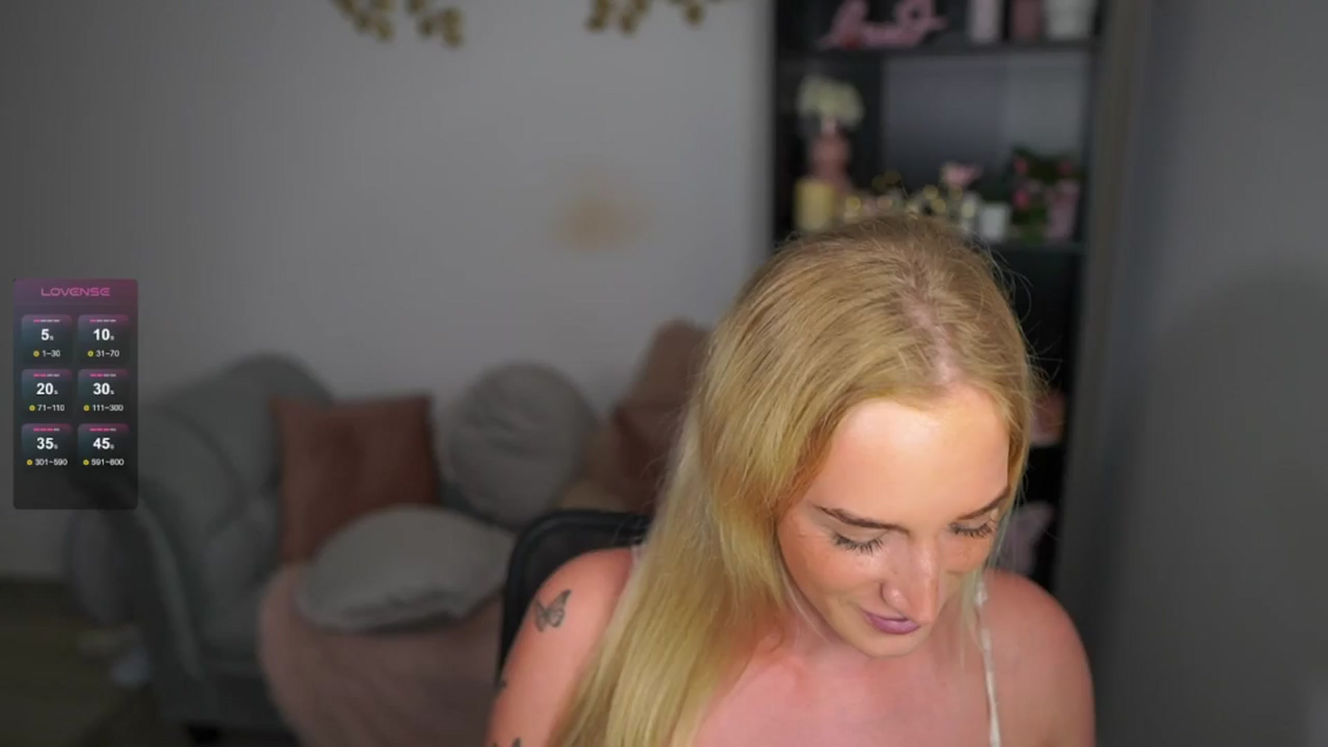 Gallery image thumbnail from NicoletteShea's myfreecams stream on, 05/03/2024, 15:21 image 6 of 20