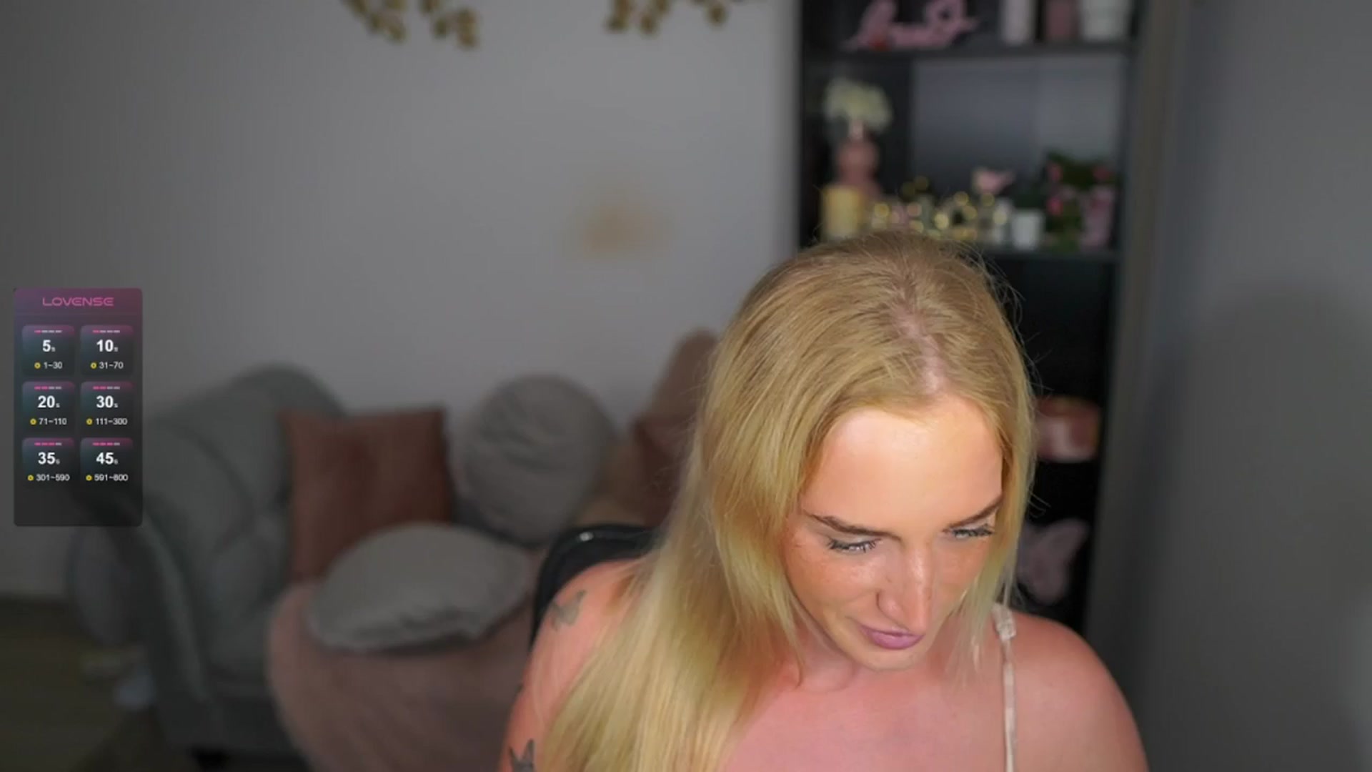 Gallery image thumbnail from NicoletteShea's myfreecams stream on, 05/03/2024, 15:21 image 8 of 20