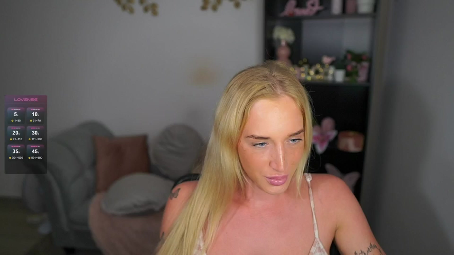 Gallery image thumbnail from NicoletteShea's myfreecams stream on, 05/03/2024, 15:21 image 5 of 20