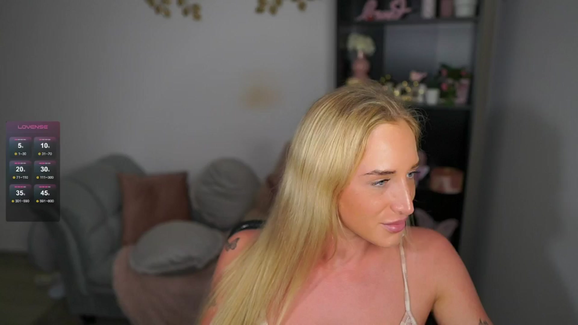 Gallery image thumbnail from NicoletteShea's myfreecams stream on, 05/03/2024, 15:21 image 7 of 20