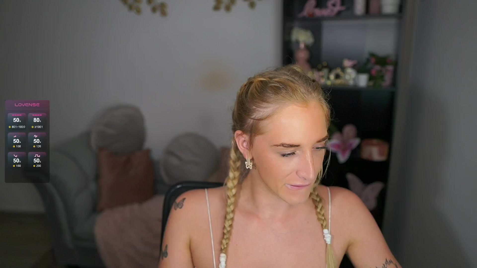 Gallery image thumbnail from NicoletteShea's myfreecams stream on, 05/05/2024, 20:19 image 7 of 20