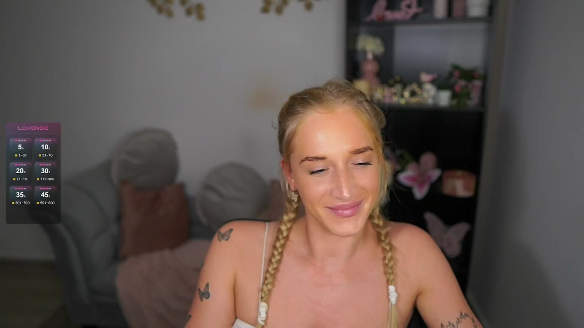 Gallery image thumbnail from NicoletteShea's myfreecams stream on, 05/05/2024, 20:19 image 14 of 20