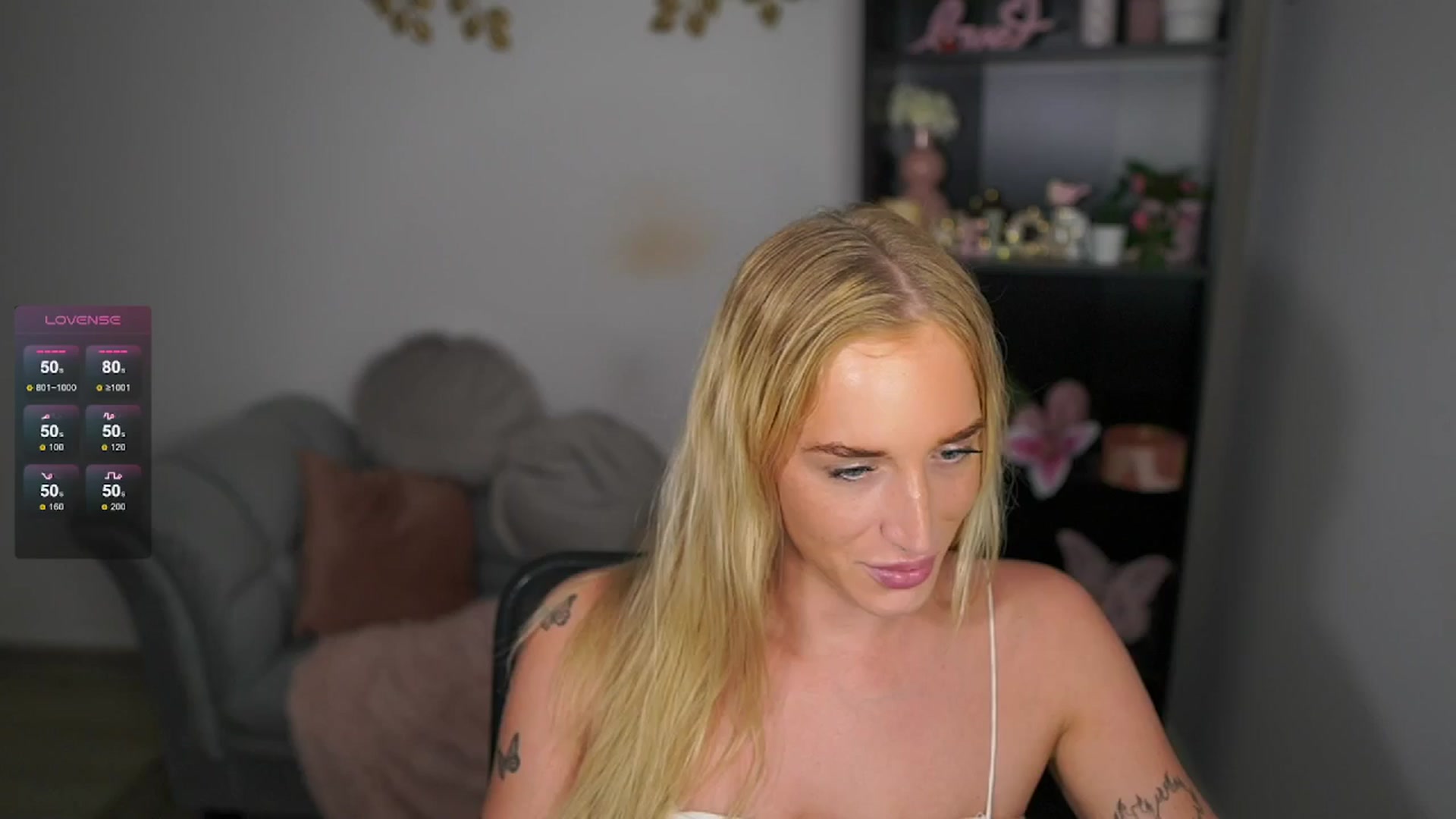 Gallery image thumbnail from NicoletteShea's myfreecams stream on, 05/05/2024, 21:13 image 12 of 20