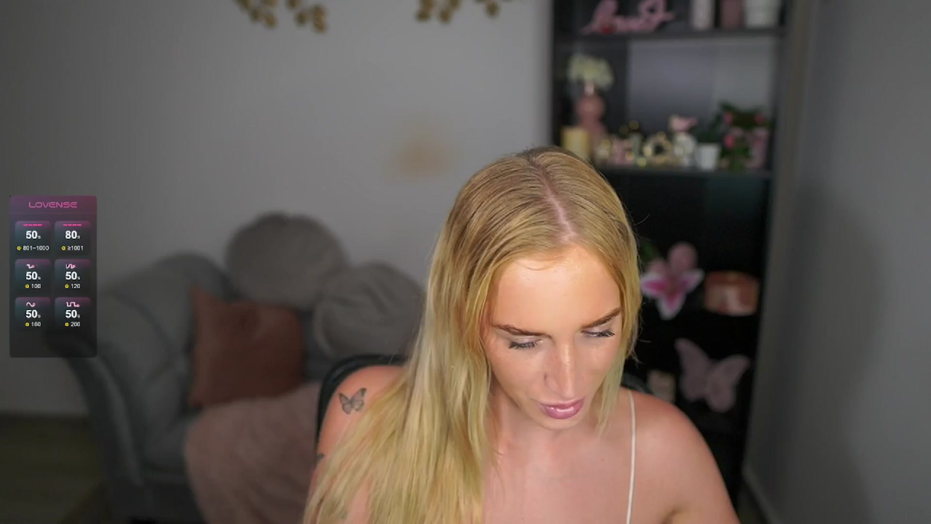 Gallery image thumbnail from NicoletteShea's myfreecams stream on, 05/05/2024, 21:13 image 19 of 20
