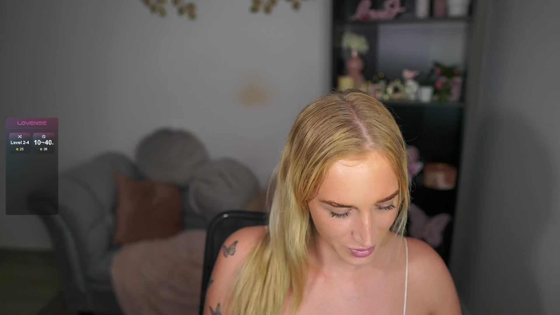 Gallery image thumbnail from NicoletteShea's myfreecams stream on, 05/05/2024, 21:13 image 10 of 20