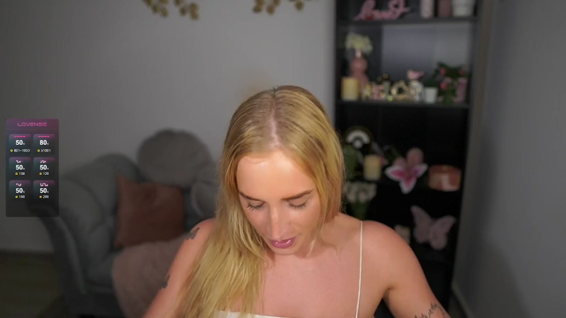Gallery image thumbnail from NicoletteShea's myfreecams stream on, 05/05/2024, 21:13 image 17 of 20