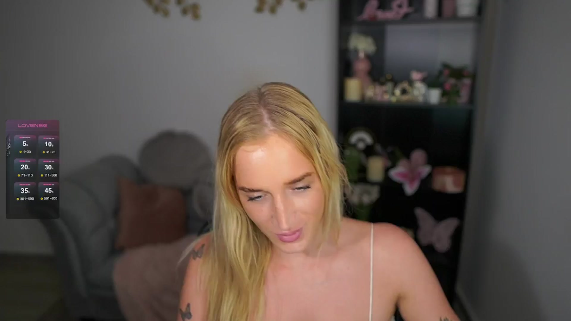 Gallery image thumbnail from NicoletteShea's myfreecams stream on, 05/05/2024, 21:13 image 13 of 20