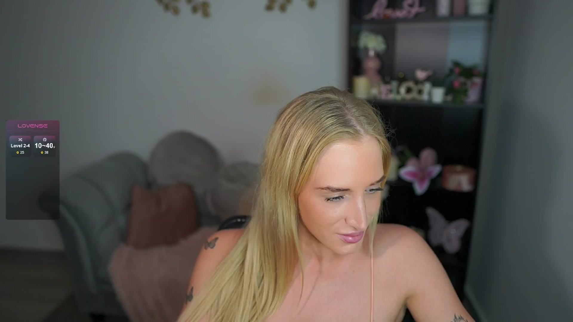 Gallery image thumbnail from NicoletteShea's myfreecams stream on, 05/07/2024, 15:12 image 17 of 20