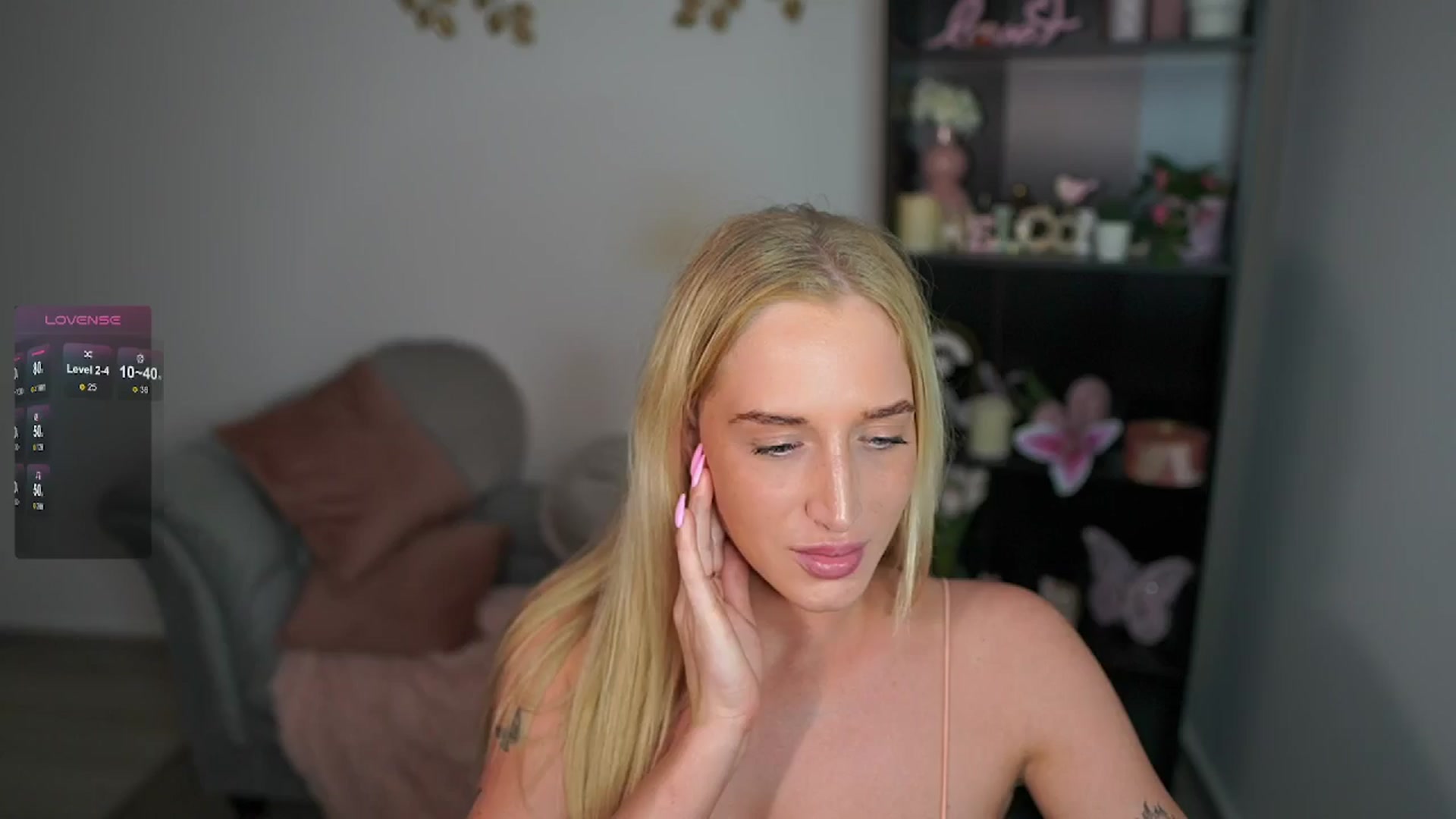 Gallery image thumbnail from NicoletteShea's myfreecams stream on, 05/07/2024, 18:15 image 10 of 20