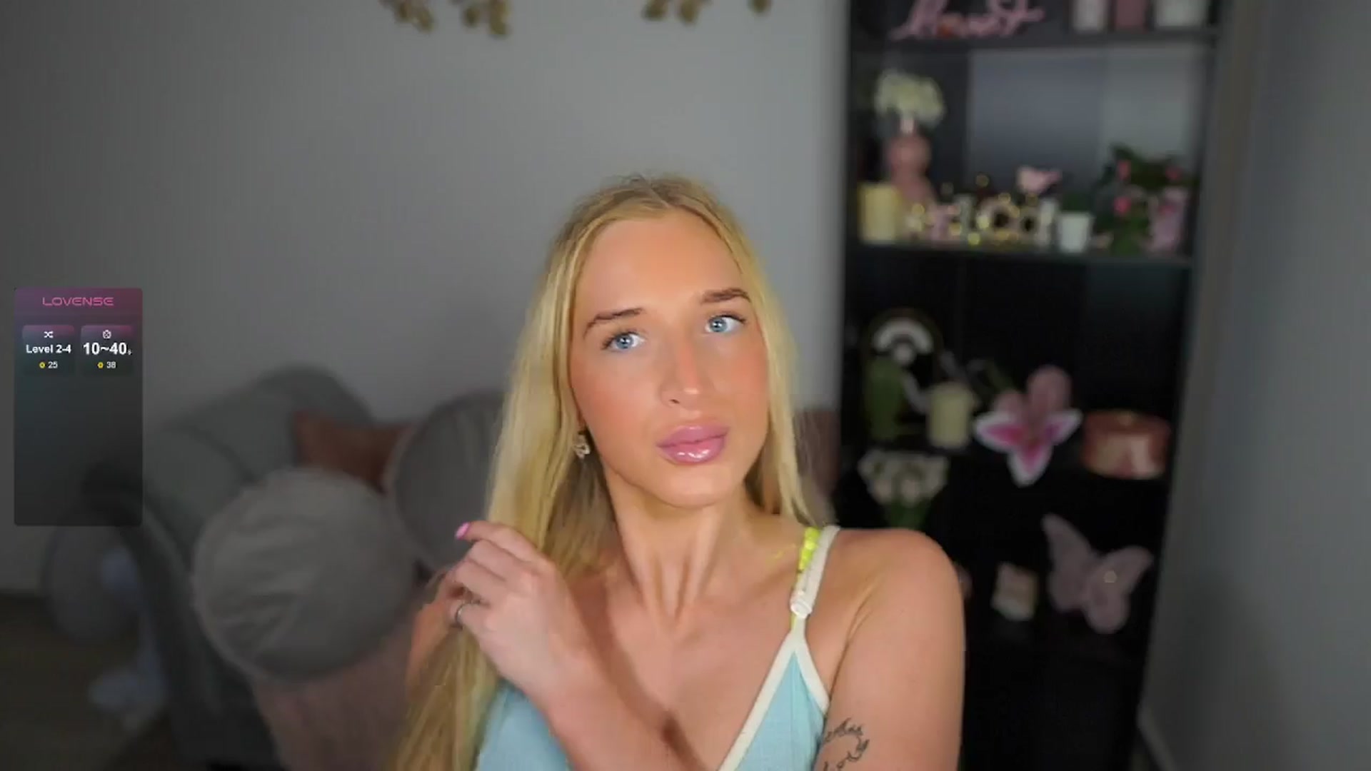 Gallery image thumbnail from NicoletteShea's myfreecams stream on, 05/08/2024, 13:41 image 10 of 20