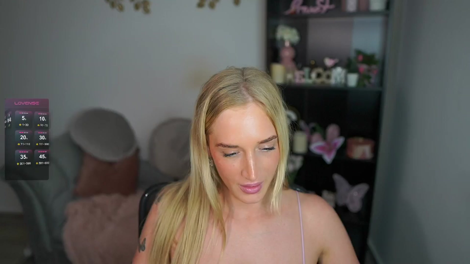 Gallery image thumbnail from NicoletteShea's myfreecams stream on, 05/09/2024, 16:40 image 19 of 20