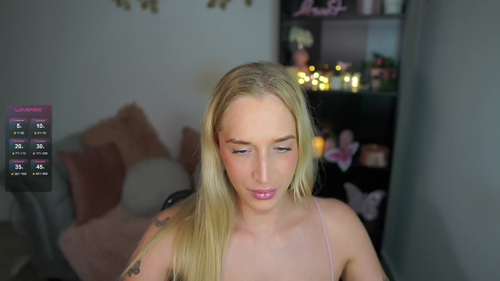Gallery image thumbnail from NicoletteShea's myfreecams stream on, 05/19/2024, 18:34 image 9 of 20