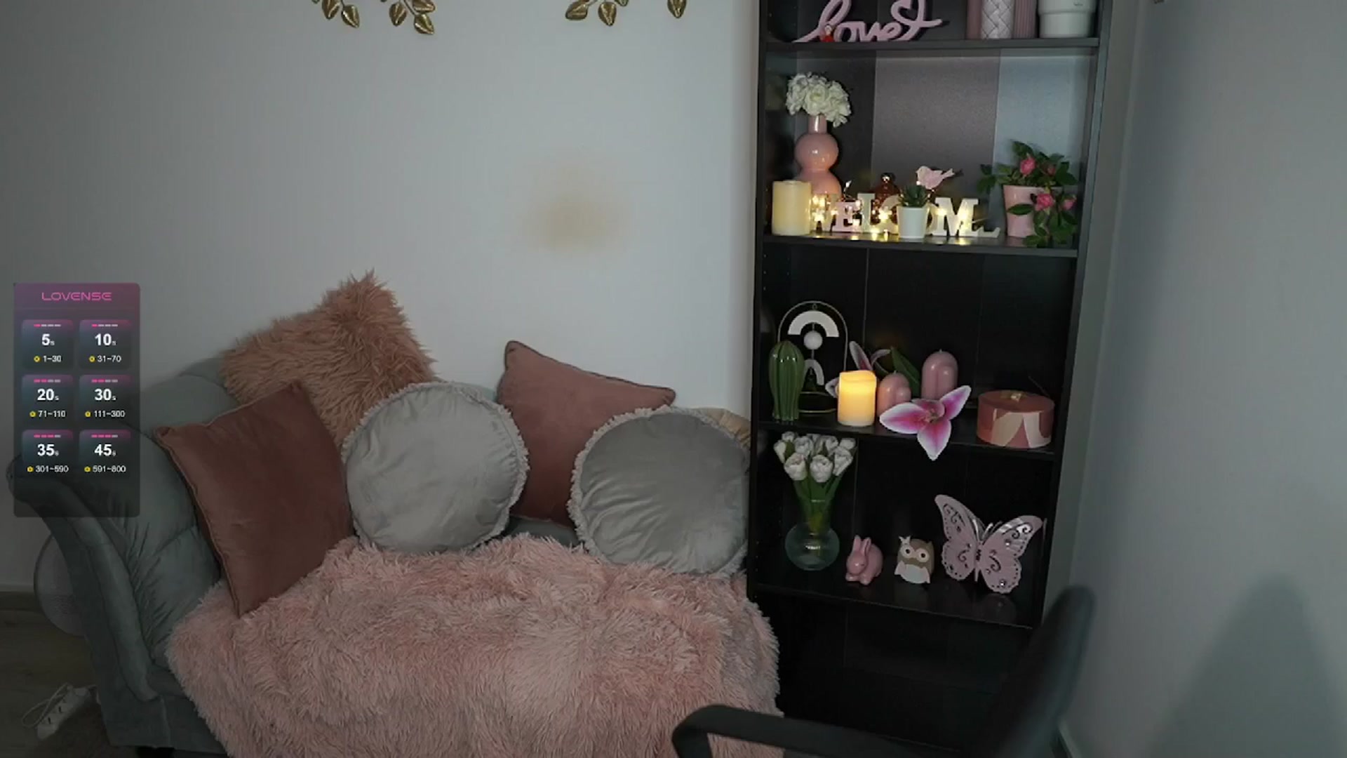 Gallery image thumbnail from NicoletteShea's myfreecams stream on, 05/19/2024, 20:45 image 18 of 20