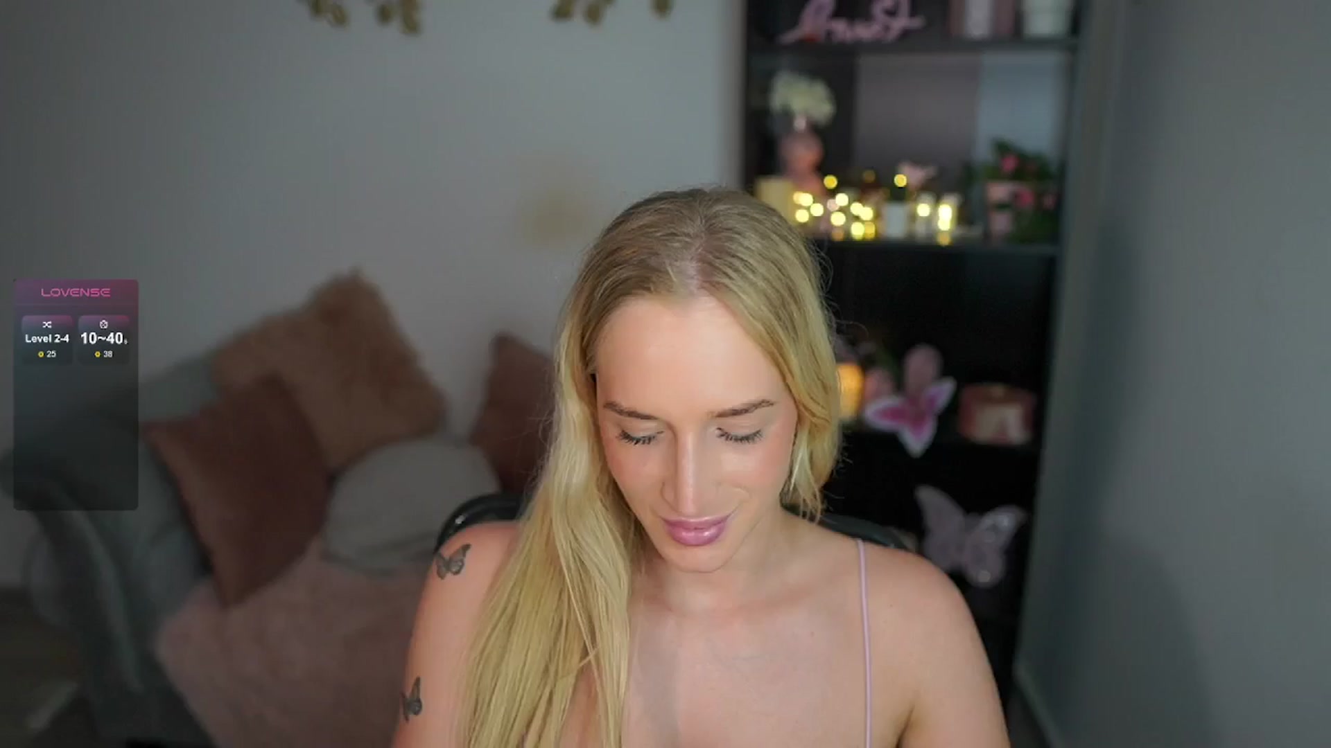 Gallery image thumbnail from NicoletteShea's myfreecams stream on, 05/19/2024, 20:45 image 10 of 20